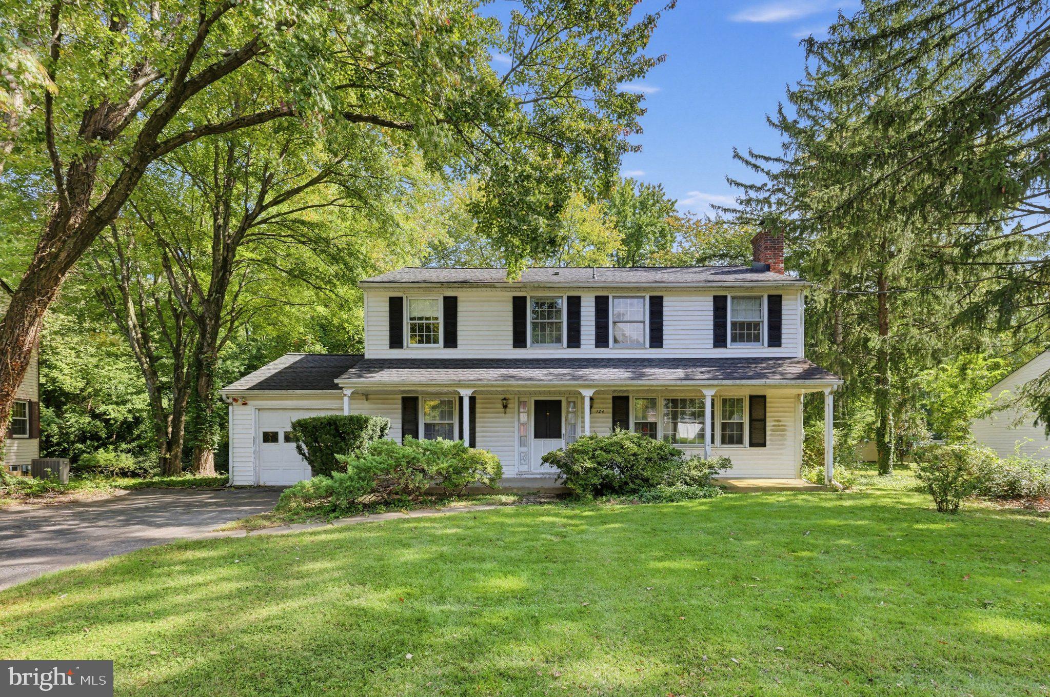 124 Delview Dr, Wilmington, DE 19810