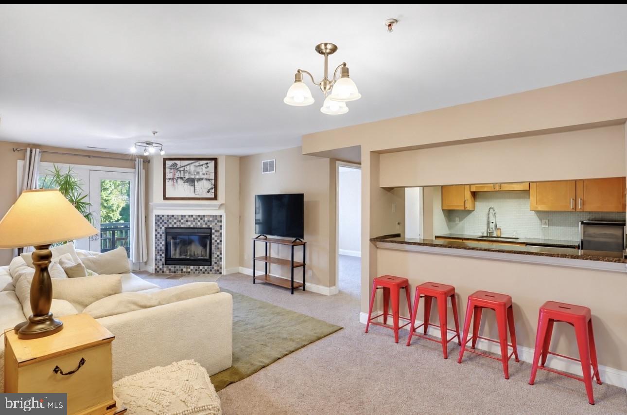 2906 Waters Edge Dr, Newark, DE 19702