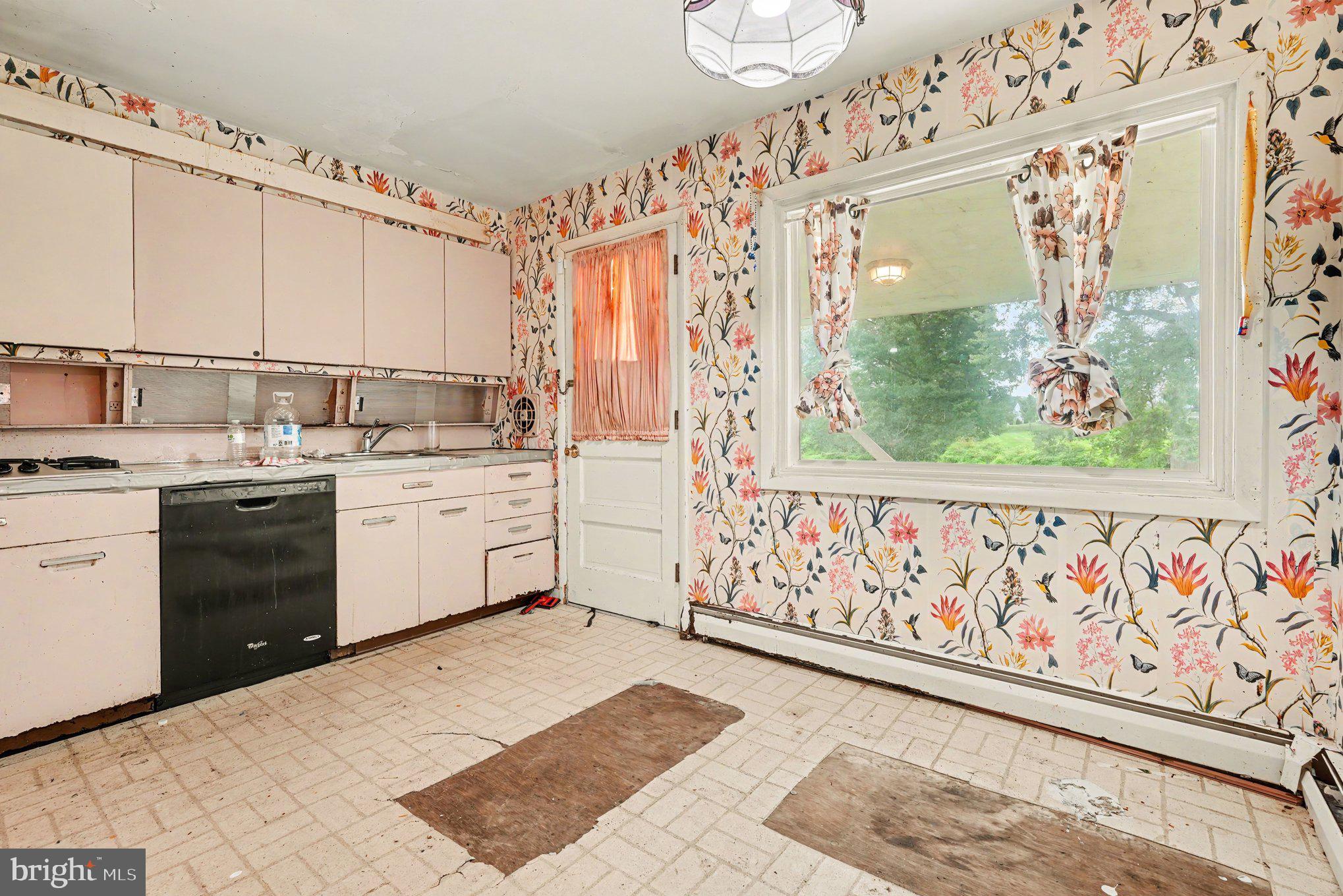 8403 Newbold Ln, Laverock, PA 19038 photo