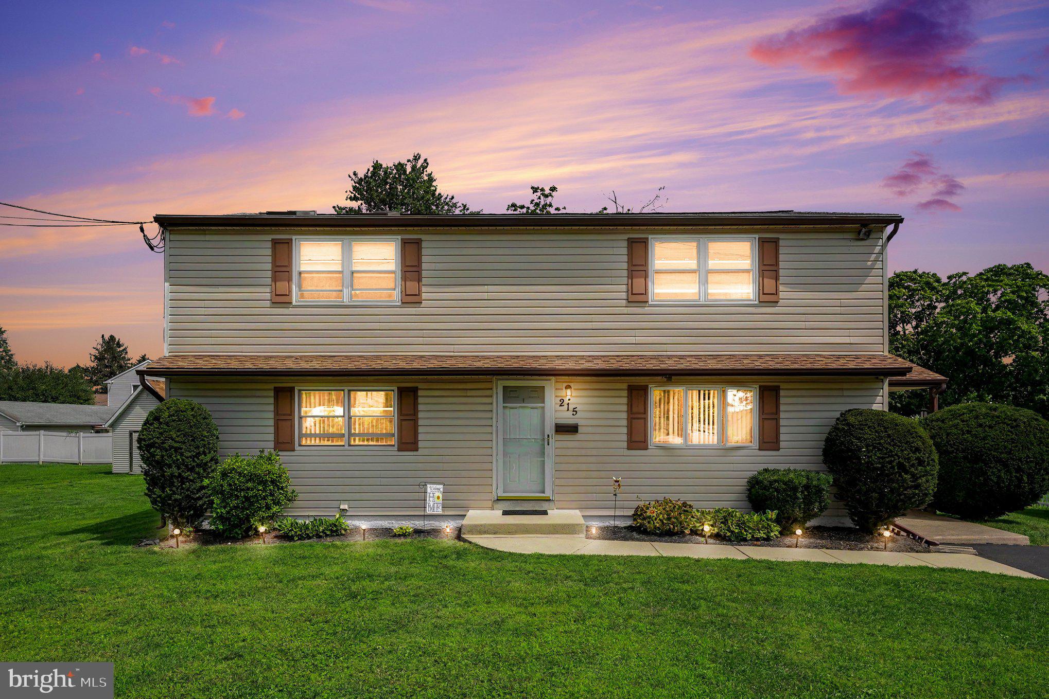215 Maple St, Warminster, PA 18974
