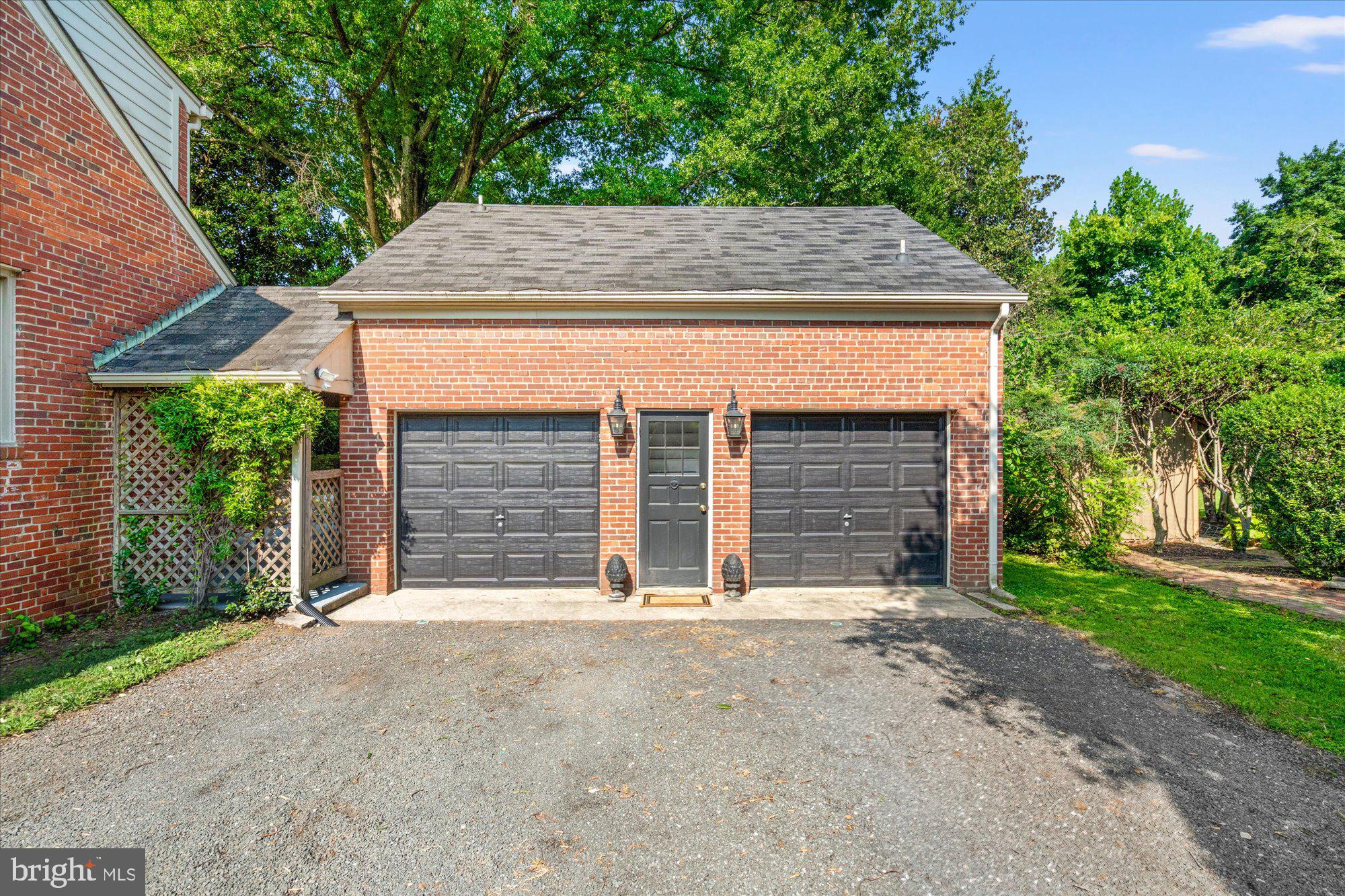 6422 Boulevard Vw, Alexandria, VA 22307 photo