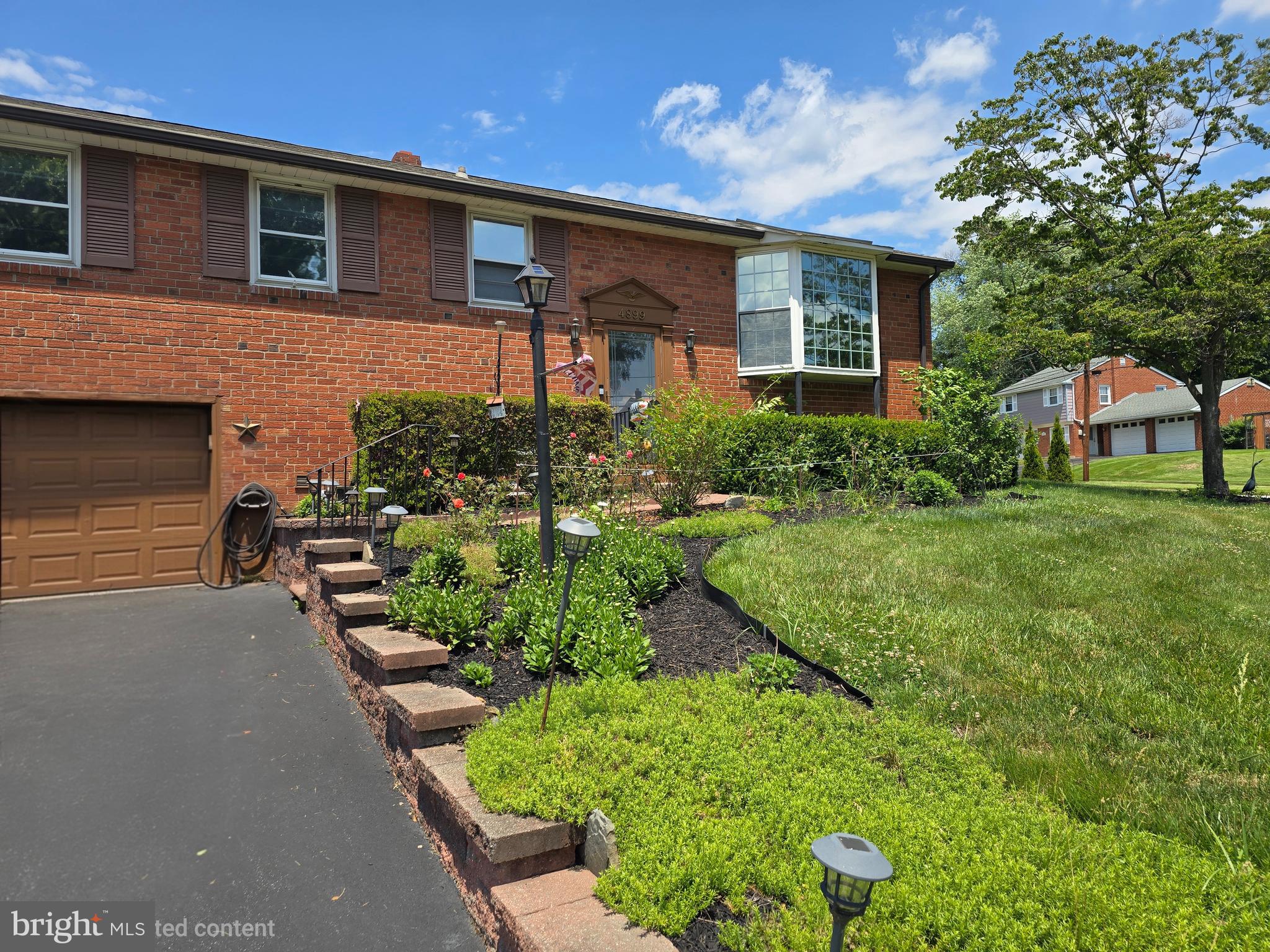 4899 Jackson Dr, Brookhaven, PA 19015