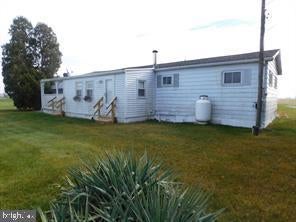 1021 School Rd, Womelsdorf, PA 19567 photo