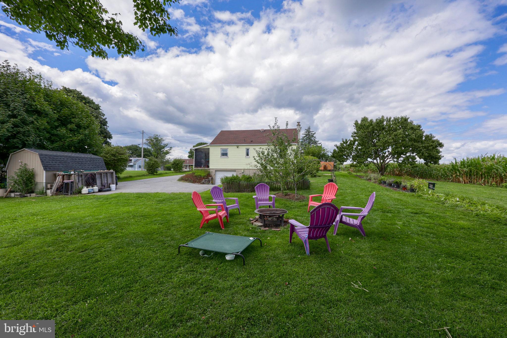 55 Larkspur Ln, Elizabethtown, PA 17022 photo