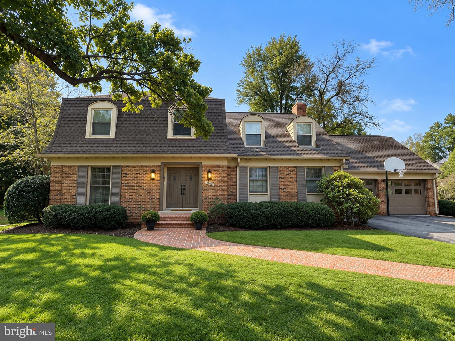 8200 Gainsborough Ct, Potomac, MD 20854