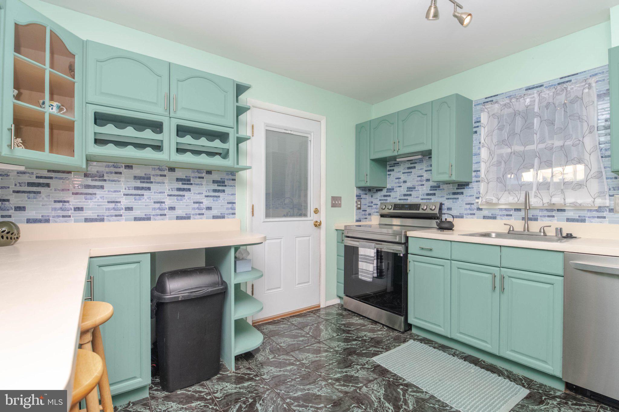 4210 Hollowspring Ln, Baltimore, MD 21236 photo