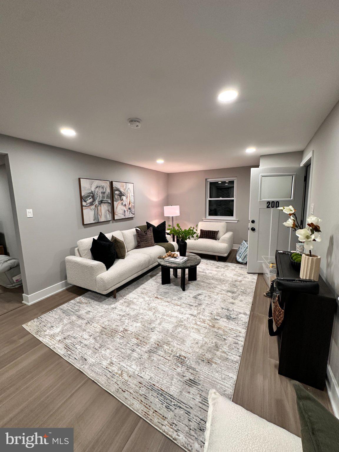 200 Maple St, Warminster, PA 18974