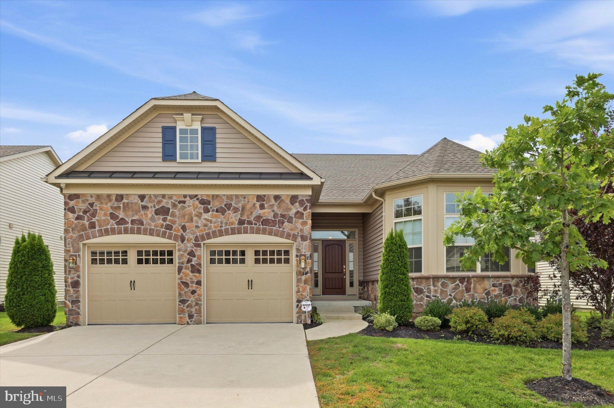 44 Ravenna Dr, West Berlin, NJ 08091