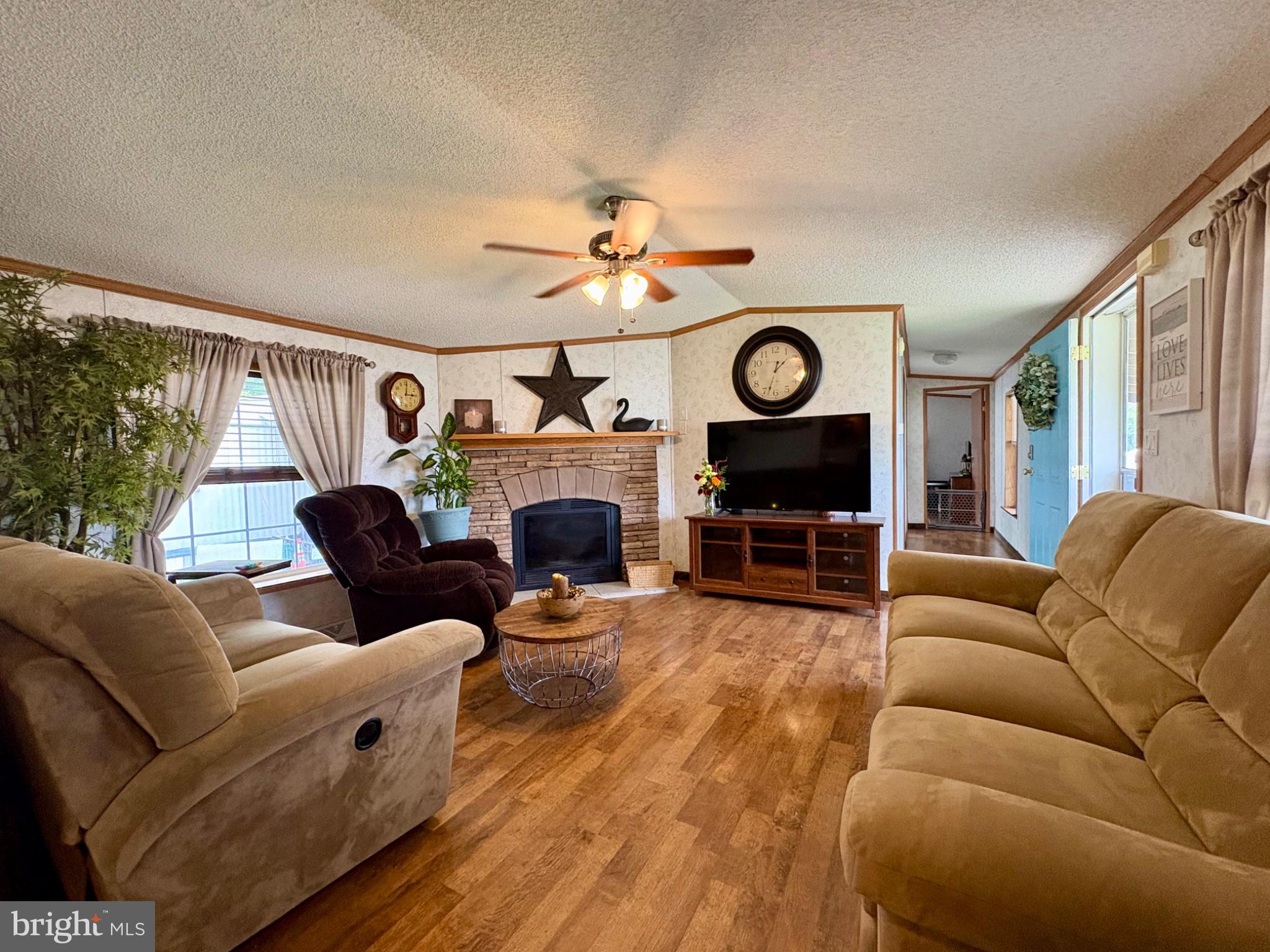 20 Circle Dr, Columbia, PA 17512 photo