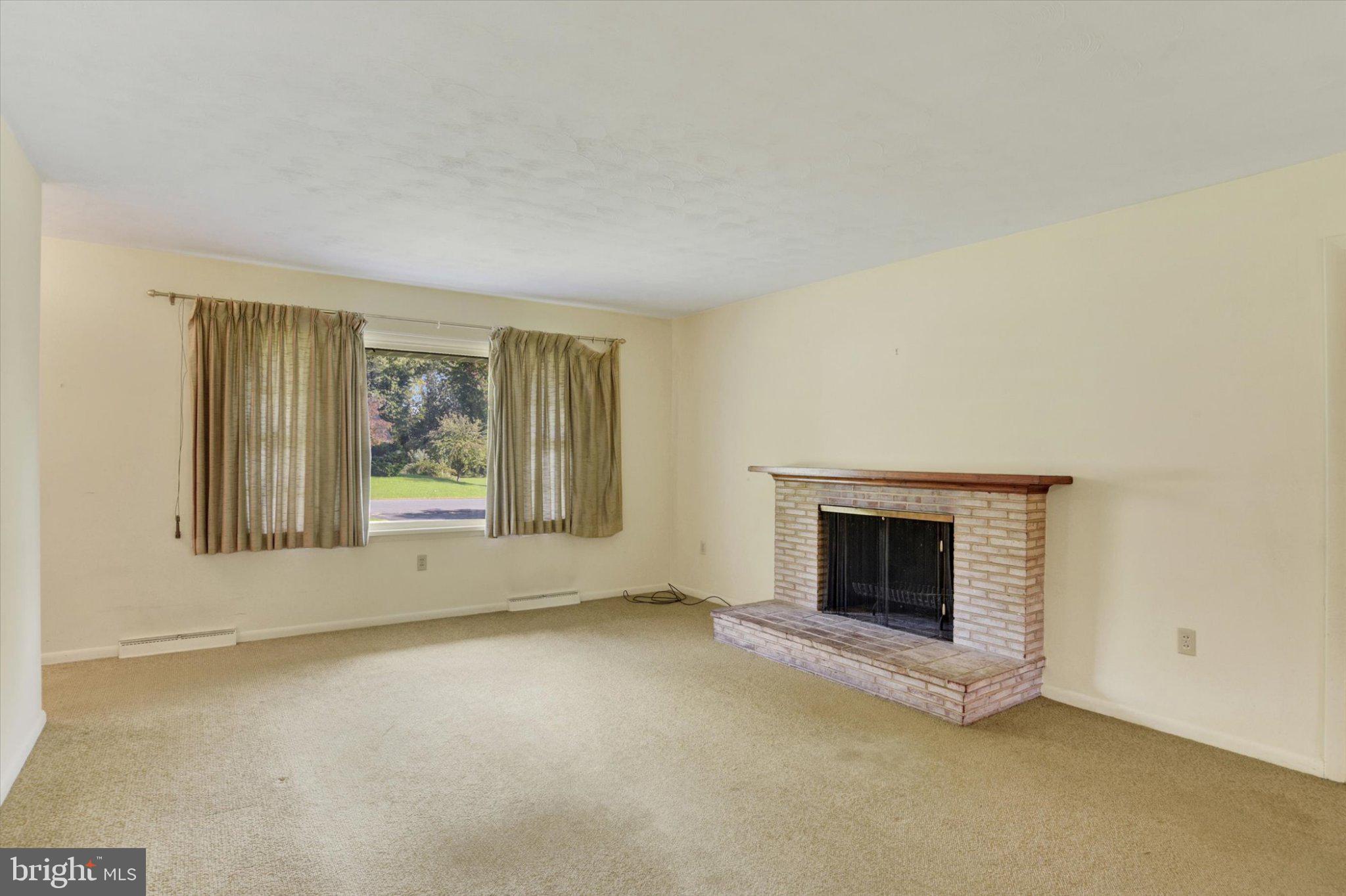 14 Circle Dr, Carlisle, PA 17015 photo