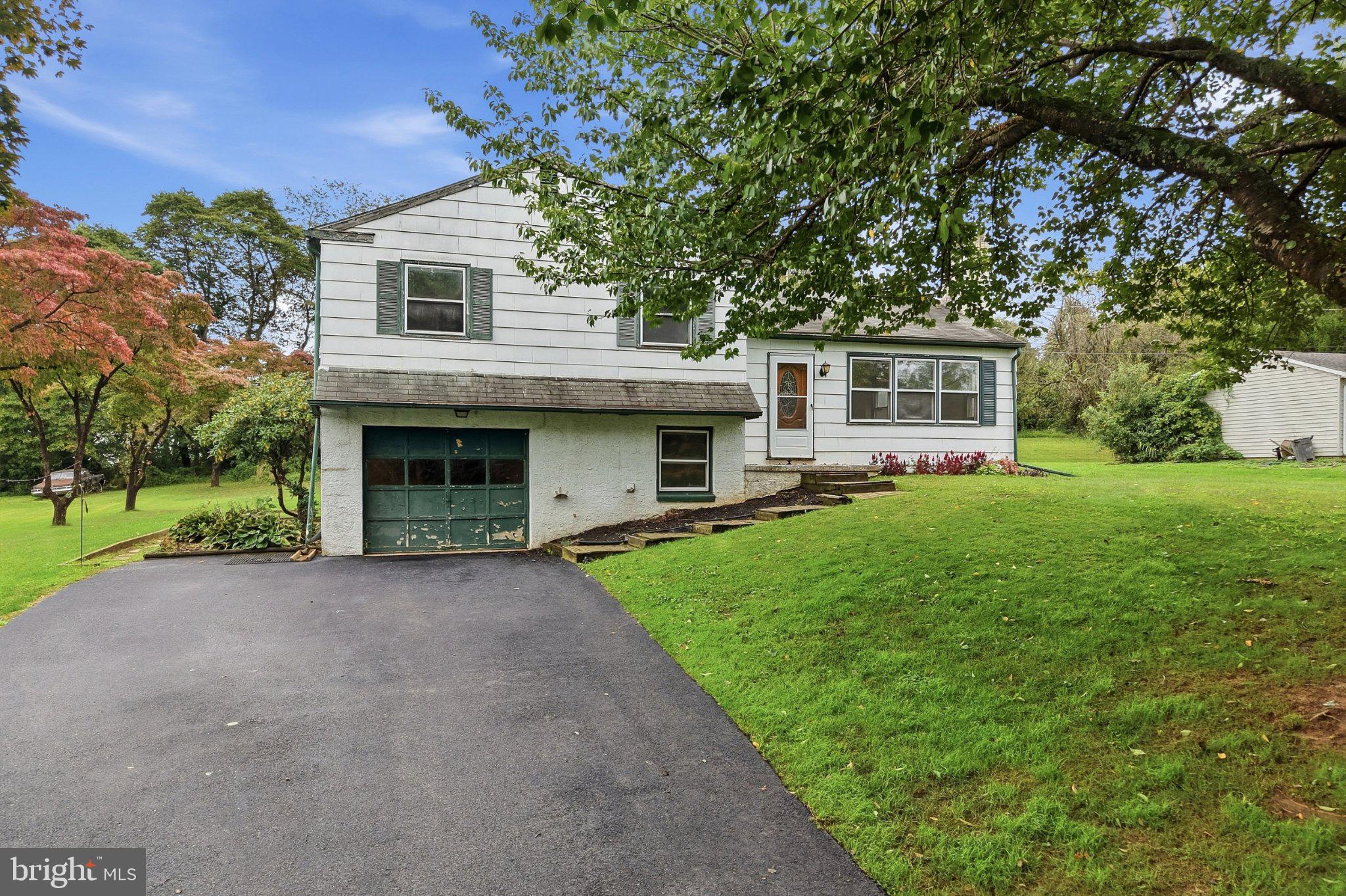 124 Highland Dr, Coatesville, PA 19320