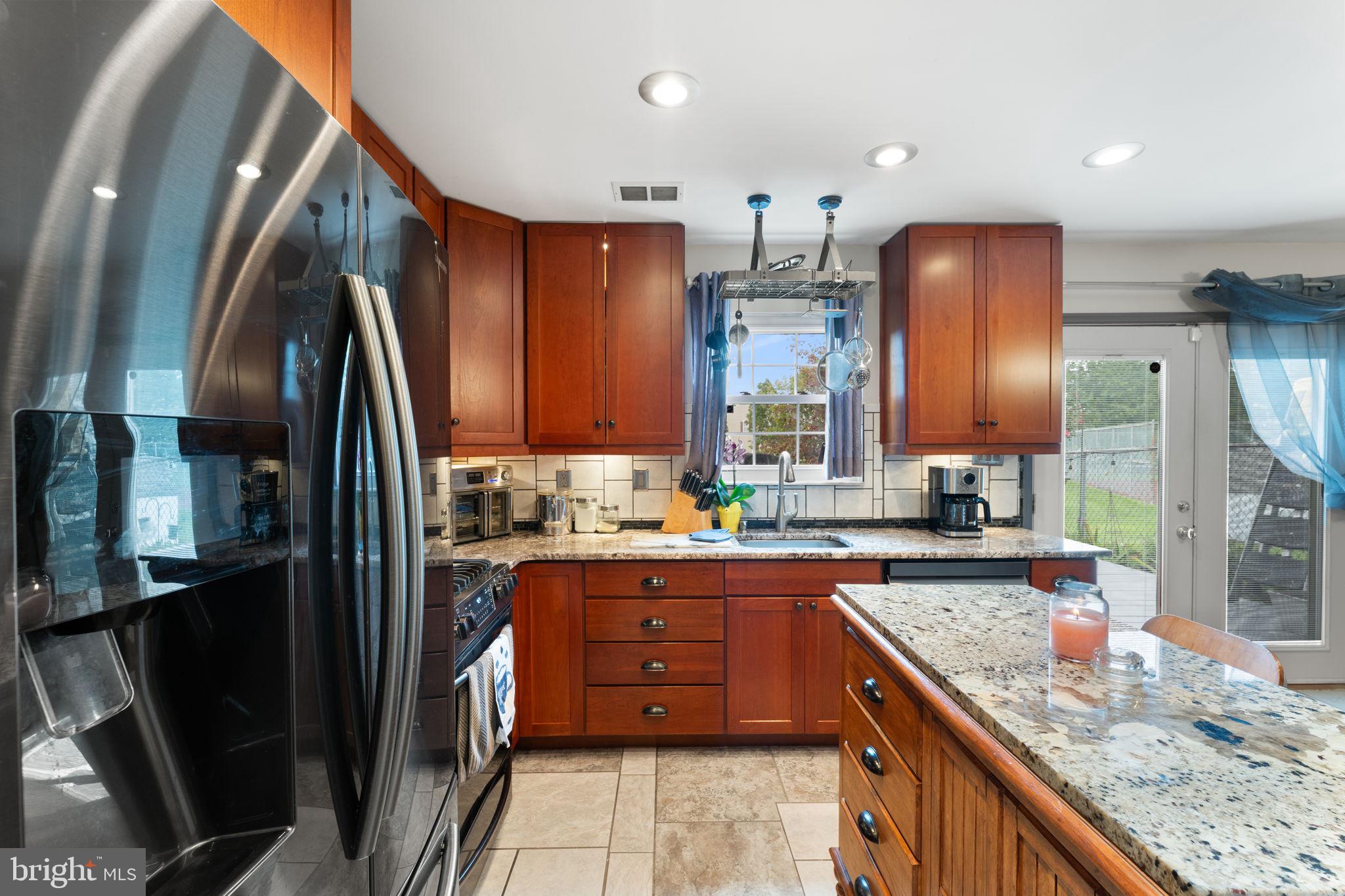 447 Whitman Ln, Williamstown, NJ 08094 photo