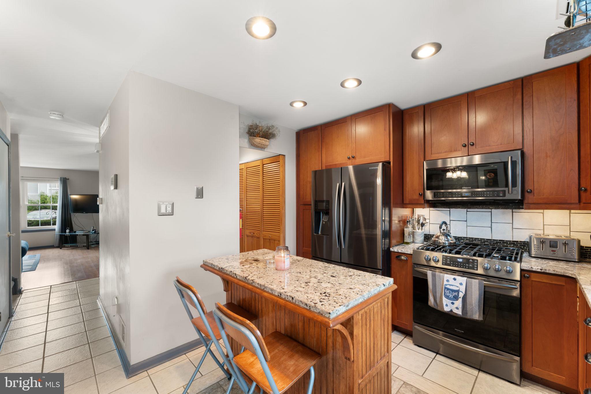447 Whitman Ln, Williamstown, NJ 08094 photo