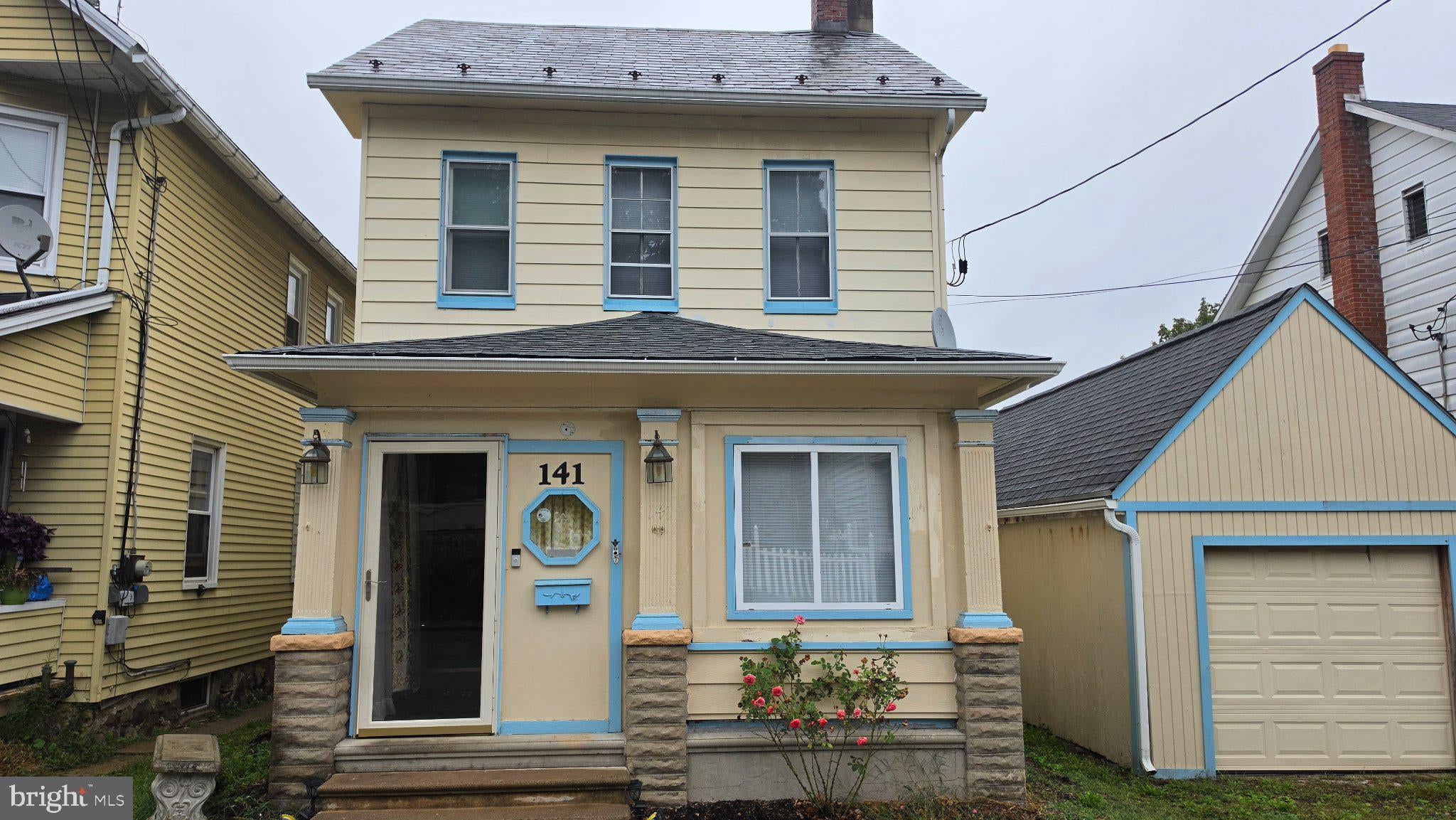 141 4th St, Bangor, PA 18013
