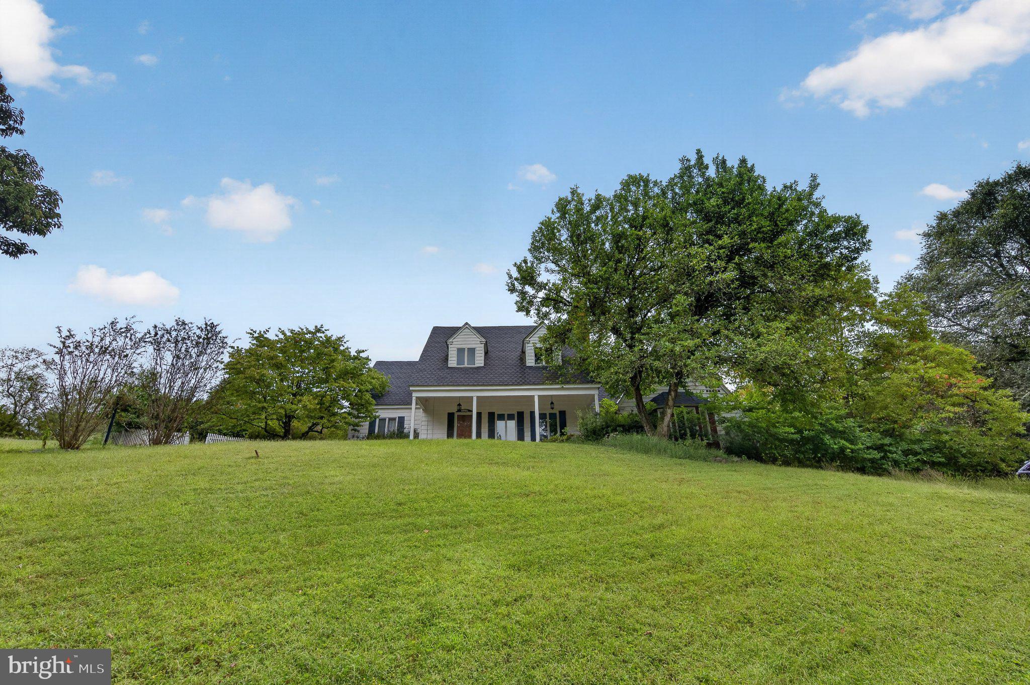 10024 Colvin Run Rd, Great Falls, VA 22066