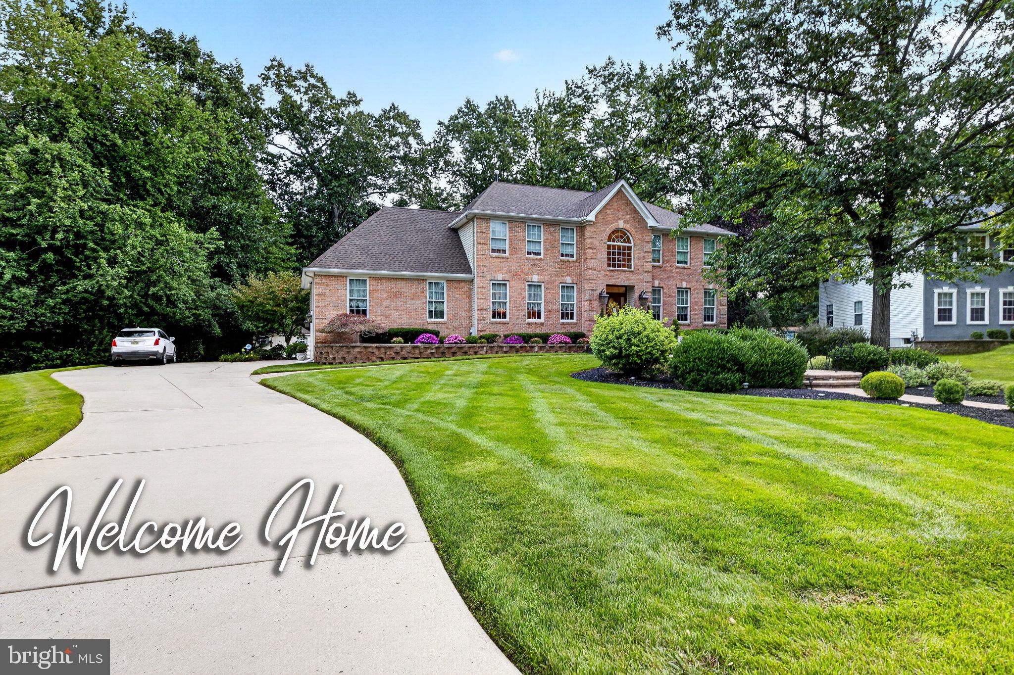 8 Oak Ridge Ln, Sewell, NJ 08080