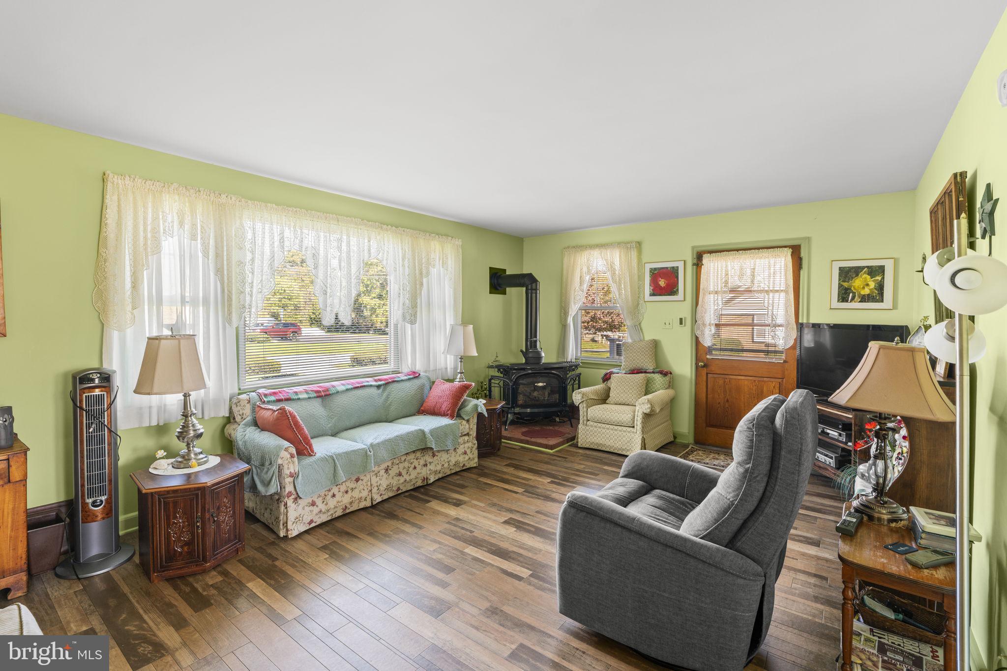 128 Sadsbury Ave, Christiana, PA 17509 photo