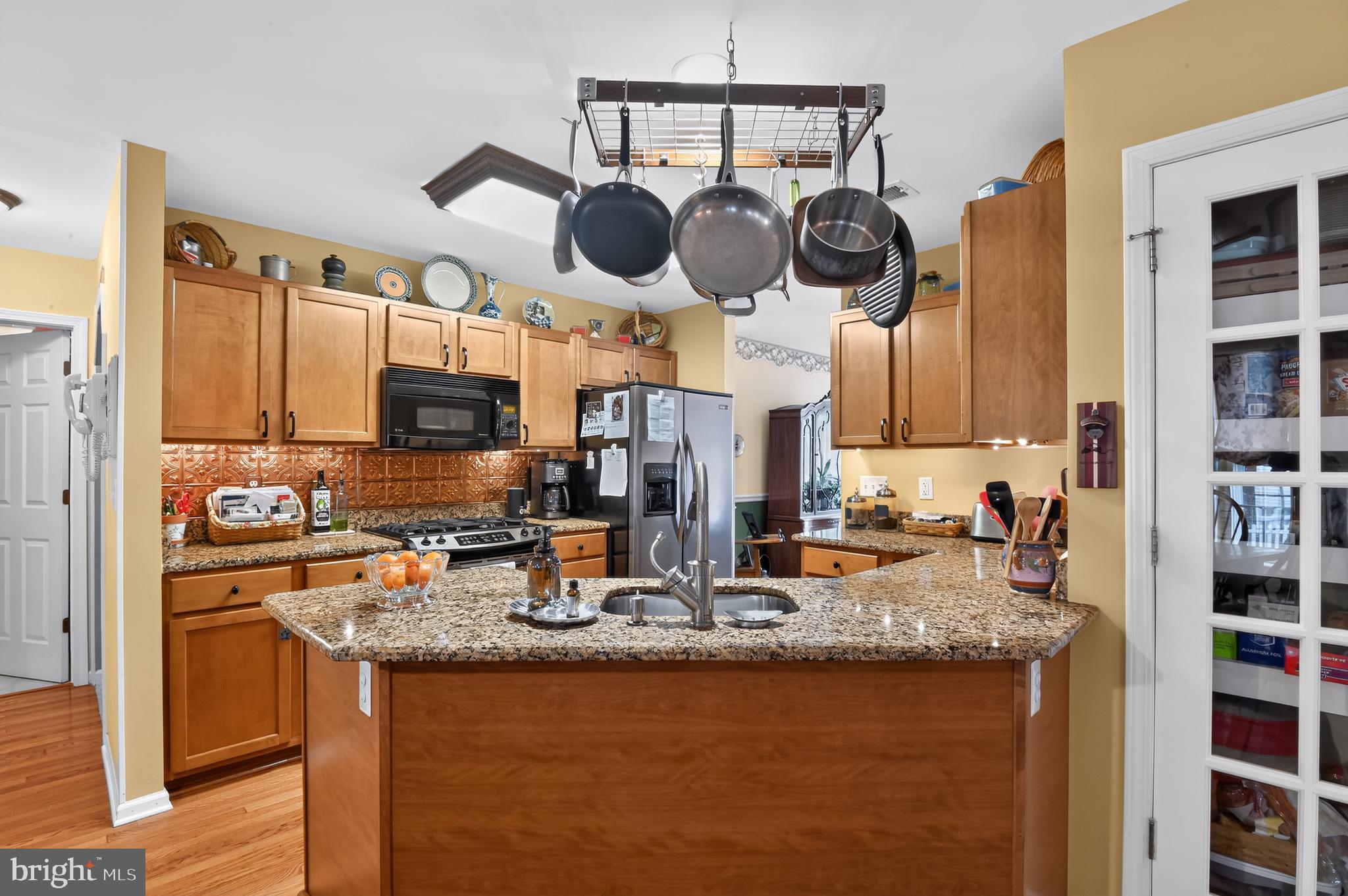 105 Hollow Oak Ln, Manahawkin, NJ 08050 photo