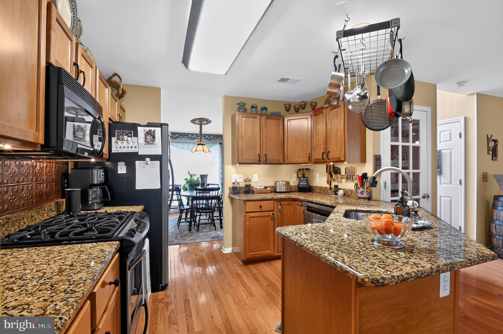 105 Hollow Oak Ln, Manahawkin, NJ 08050 photo