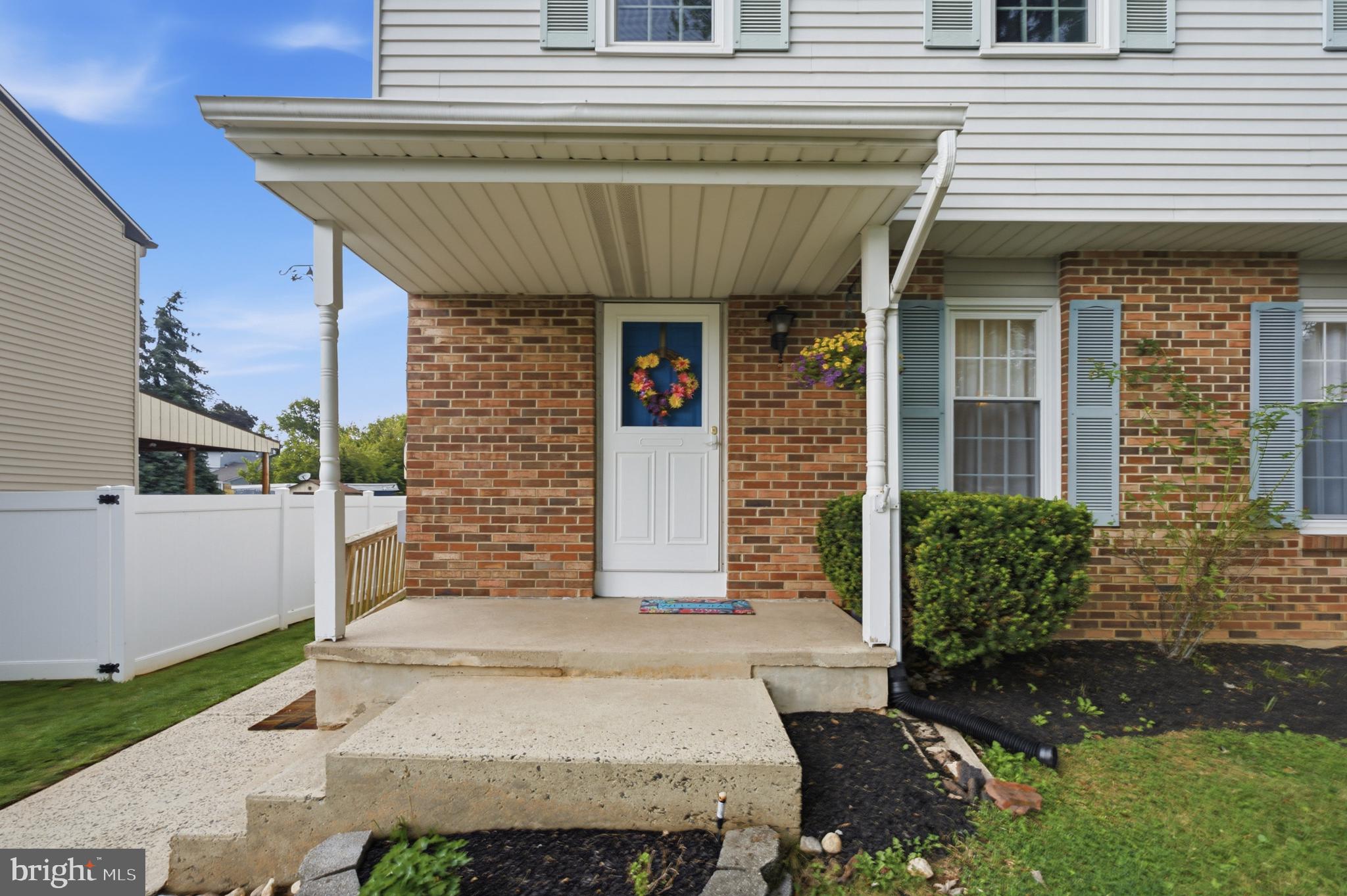 325 Cedar St, Warminster, PA 18974 photo