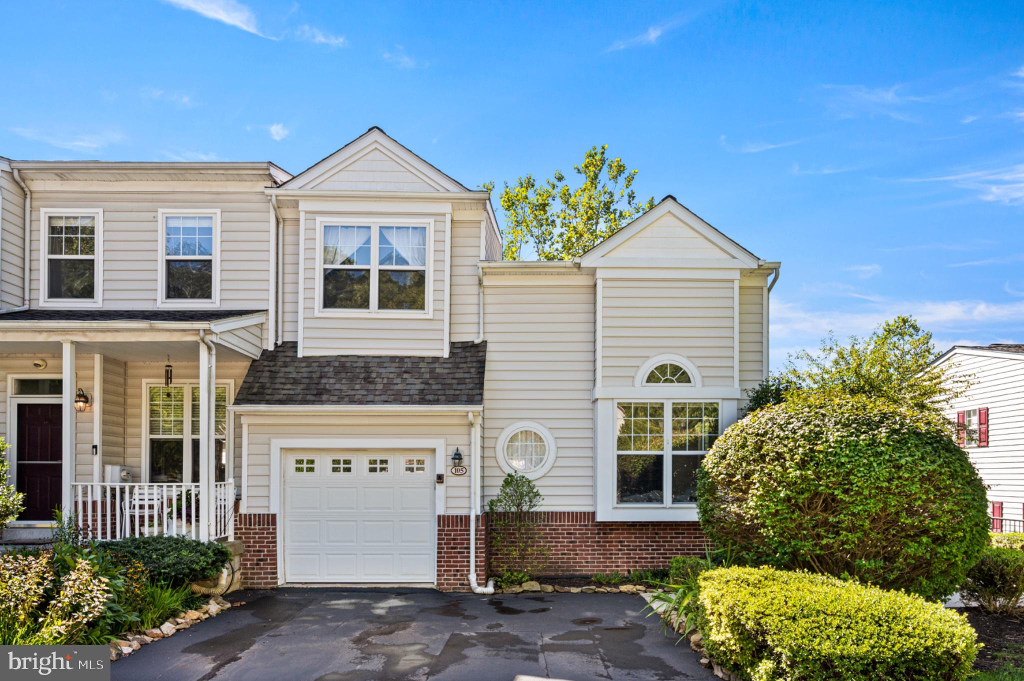105 Longwood Ct, Malvern, PA 19355