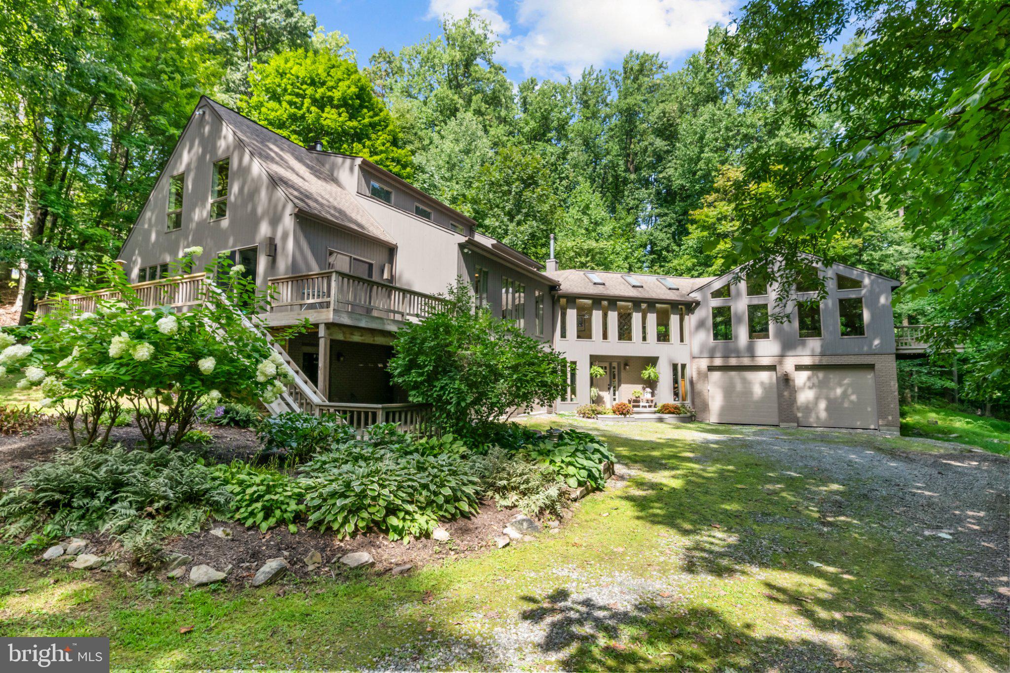 515 Kulps Rd, Barto, PA 19504