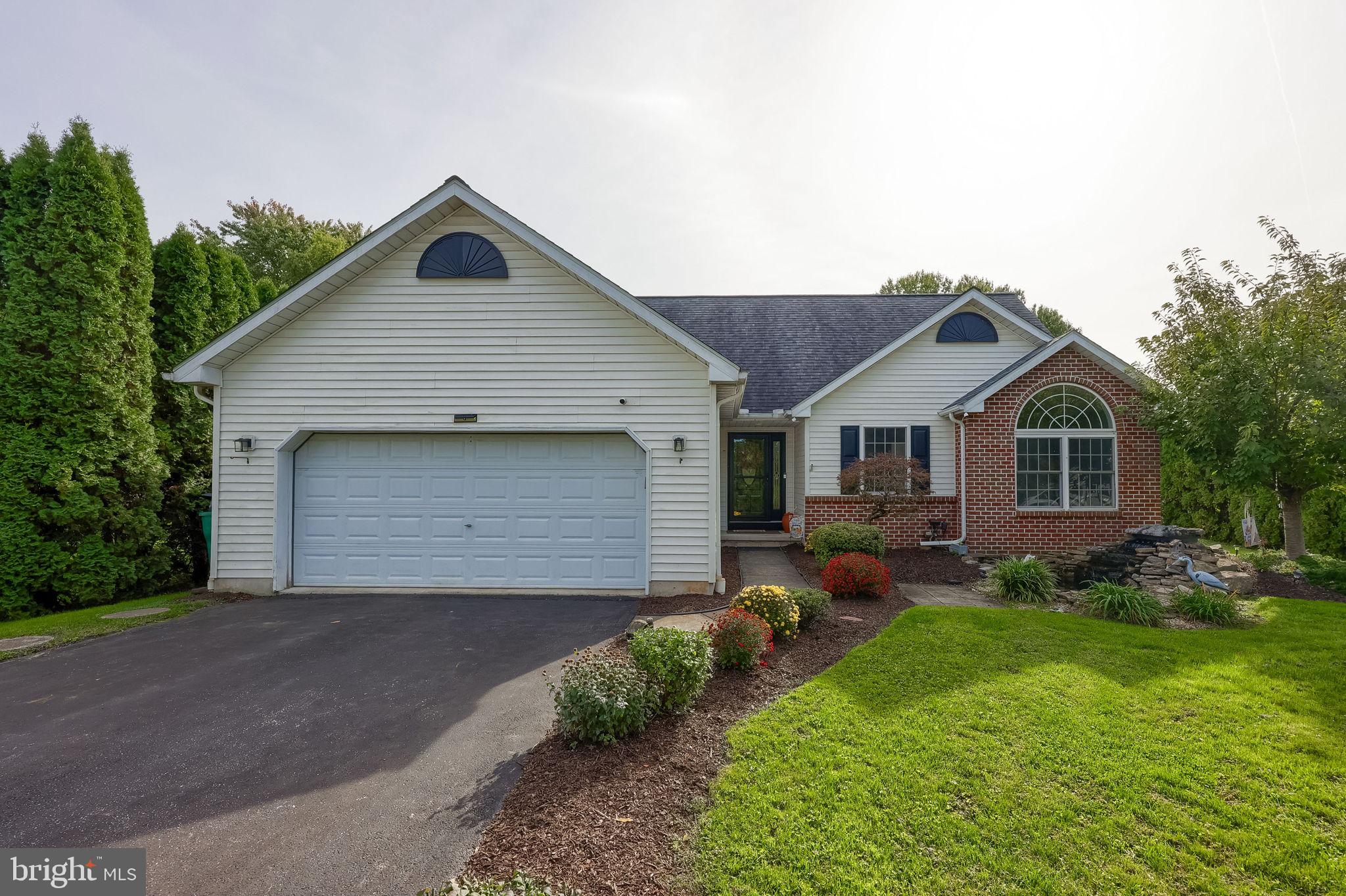 4910 Green Tree Rd, Reading, PA 19606 photo