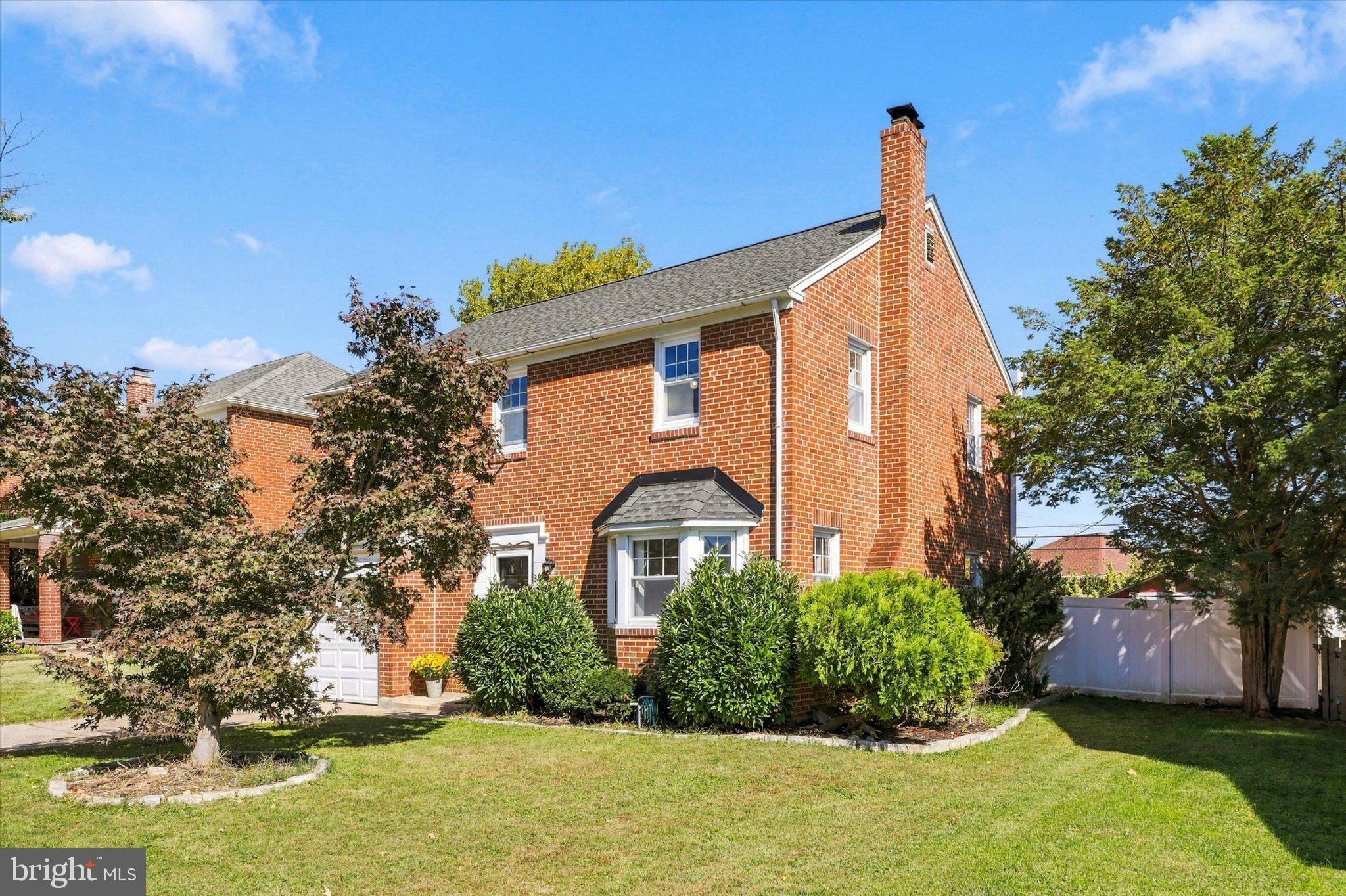 8427 Pembrook Rd, Philadelphia, PA 19128