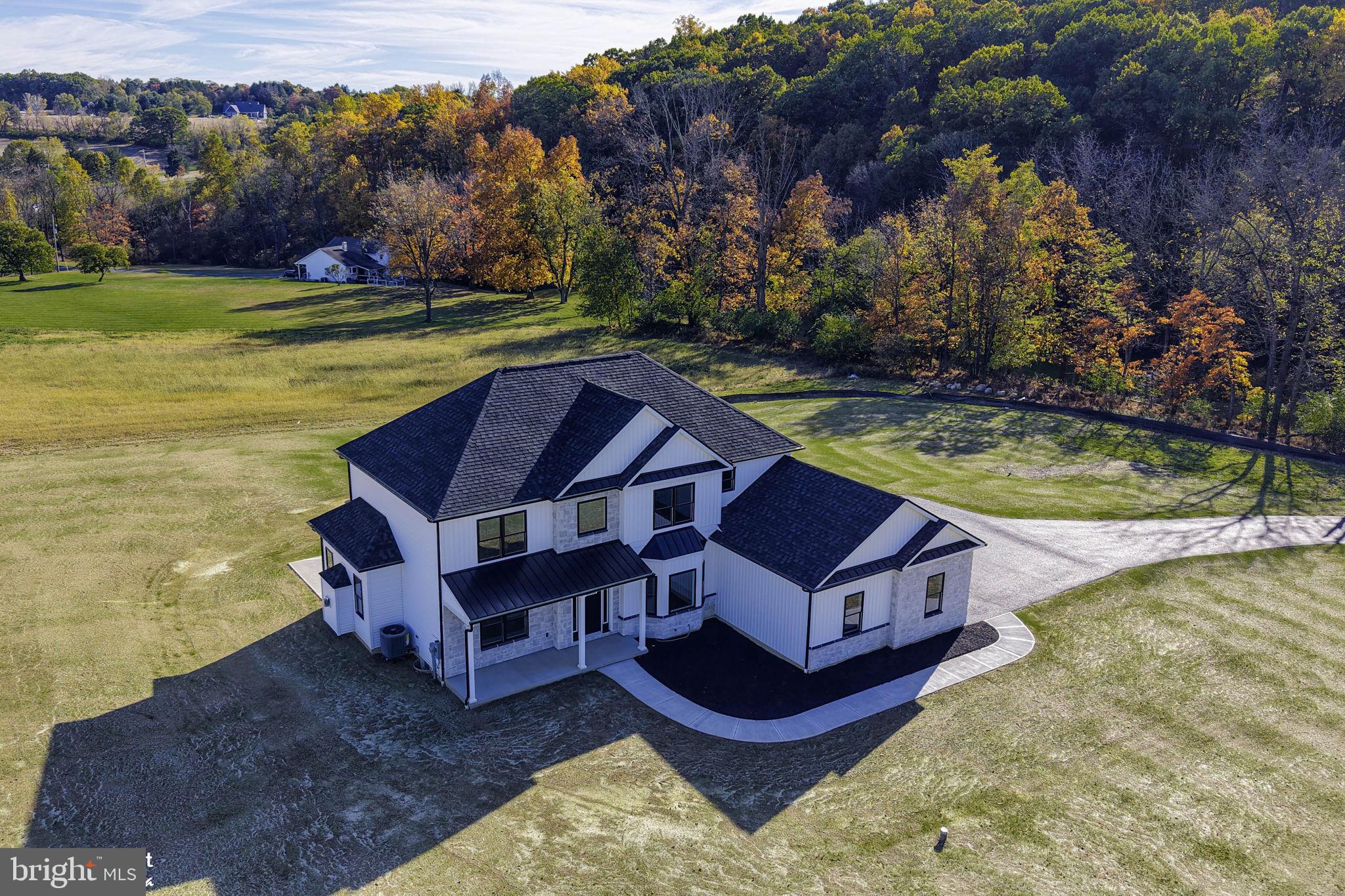 2805 Whitetail Deer Dr, Bath, PA 18014 photo