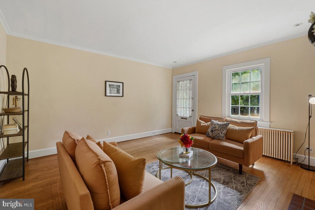 820 Davis Ave, Takoma Park, MD 20912 photo