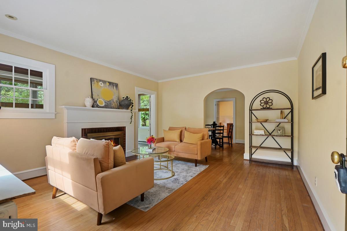 820 Davis Ave, Takoma Park, MD 20912 photo