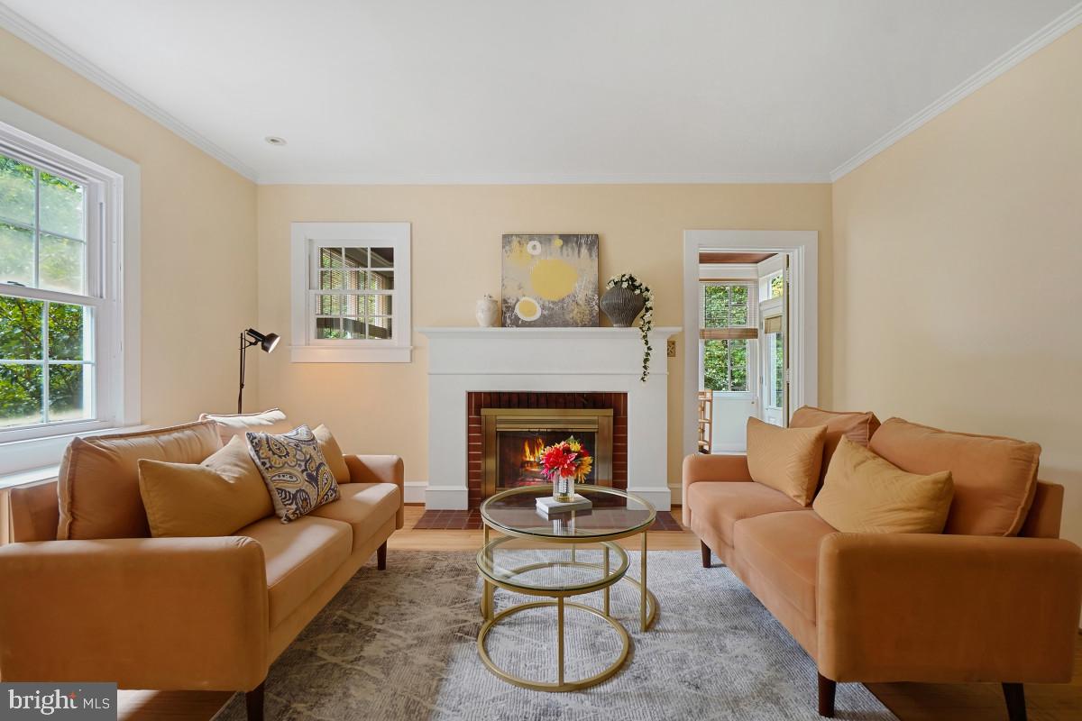 820 Davis Ave, Takoma Park, MD 20912 photo