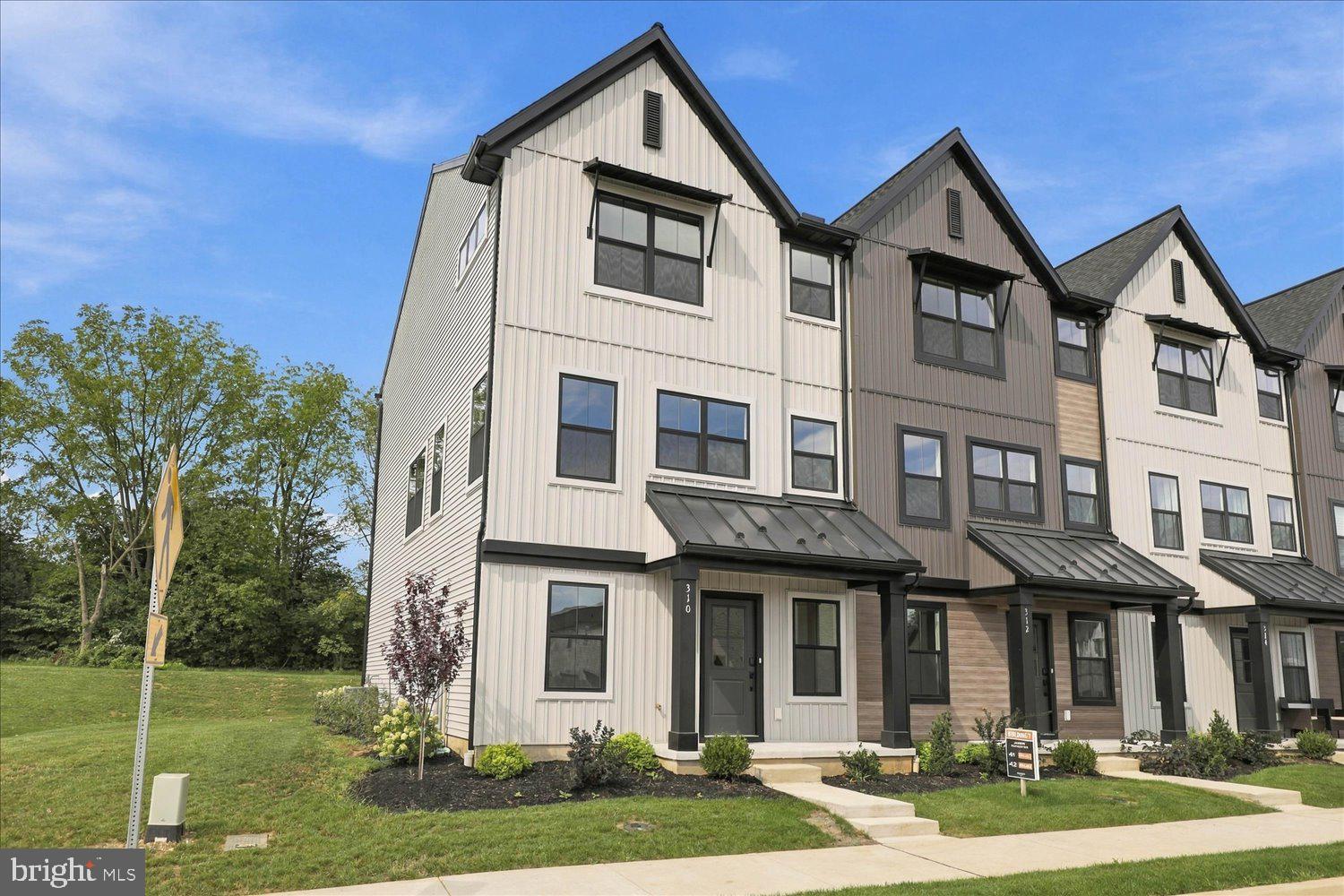 310 Flora Blvd, Annville, PA 17003 photo