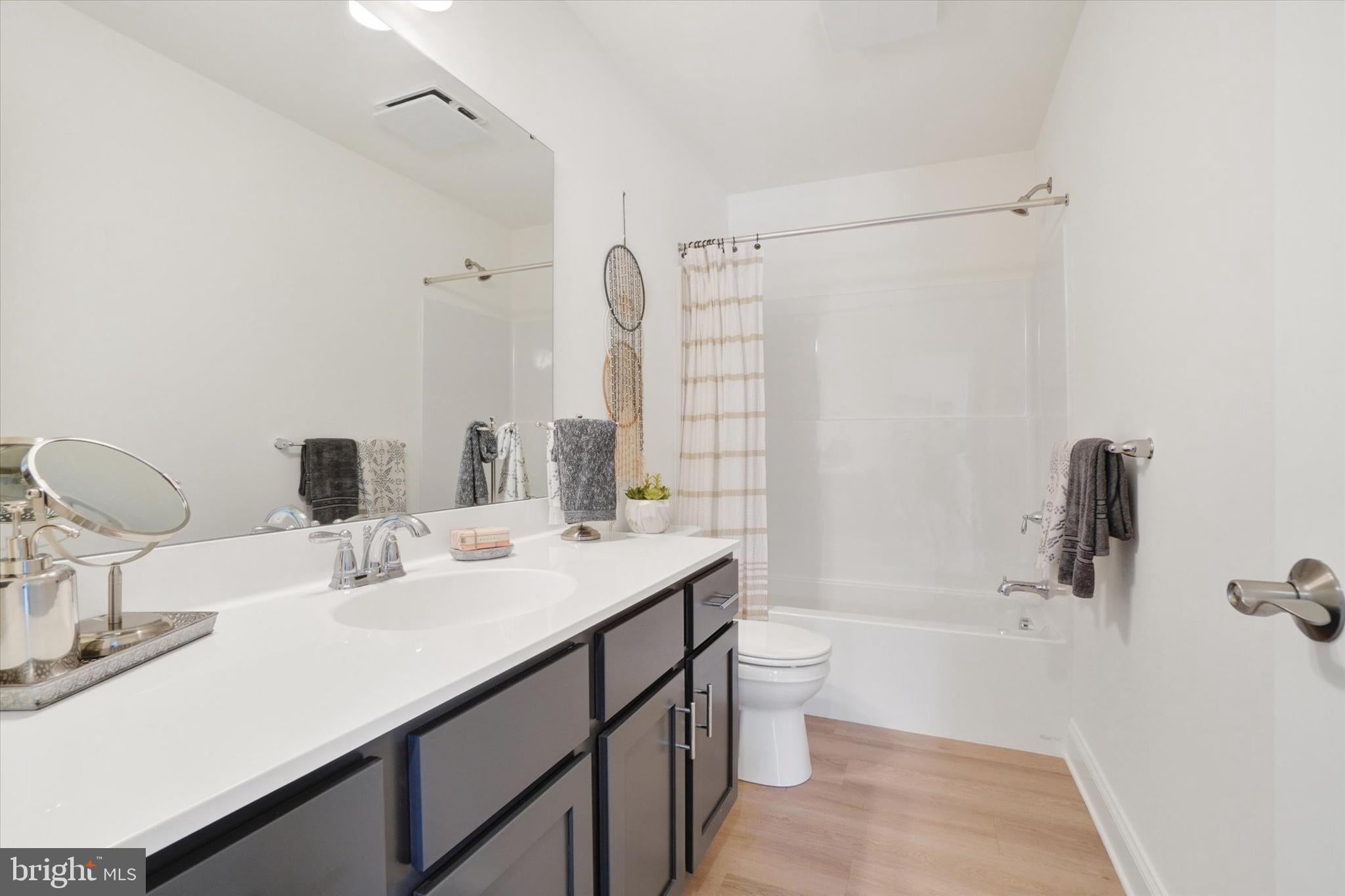 350 Lloyds Ln, York, PA 17406 photo