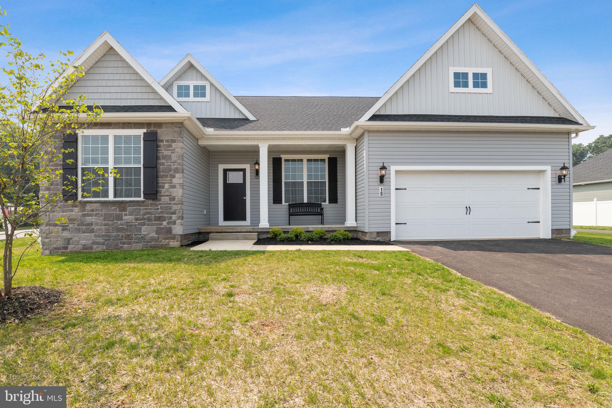 37 Friar Rd, York, PA 17408