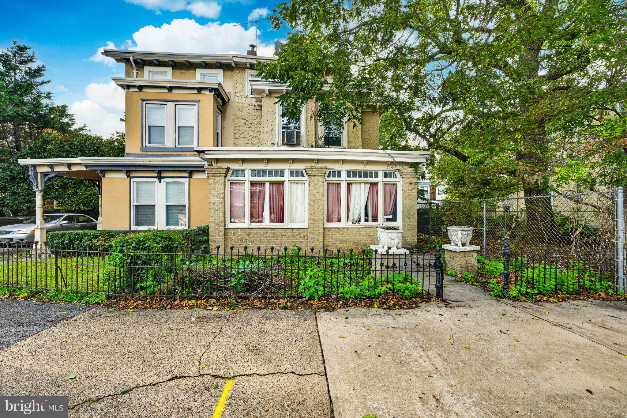 230 53rd St, Philadelphia, PA 19139