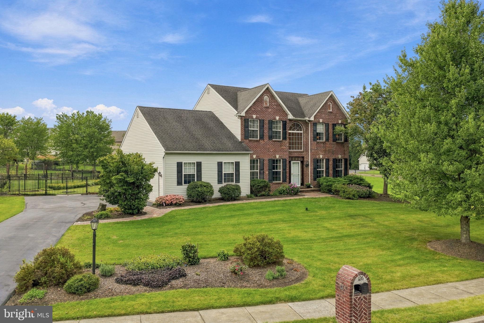 126 Crescent Dr, Chalfont, PA 18914 photo