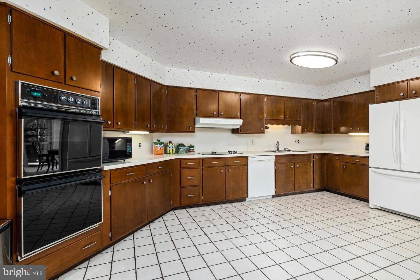 1 Buttonwood Ln, Cinnaminson, NJ 08077 photo