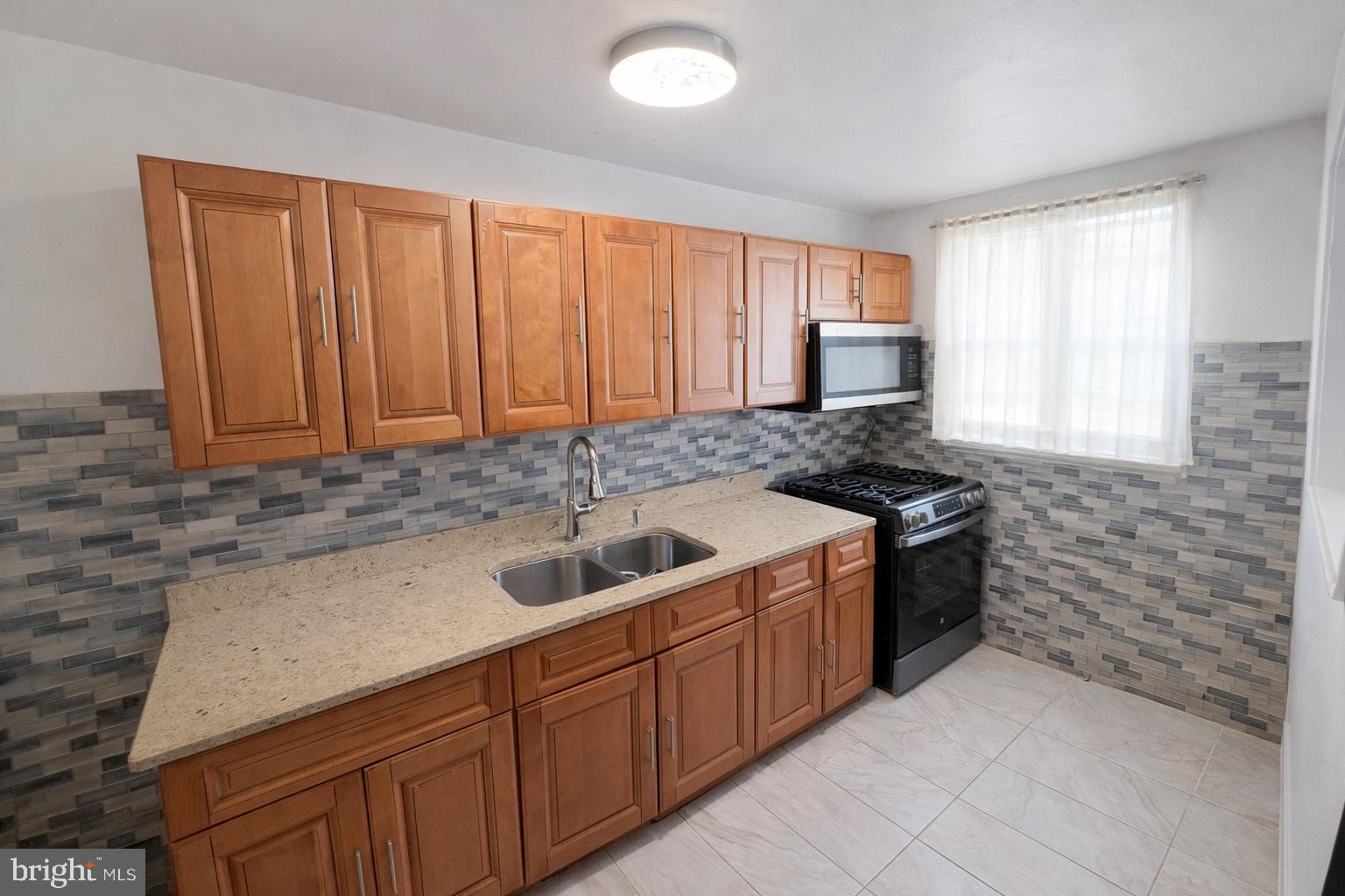 1305 Robbins St, Philadelphia, PA 19111 photo