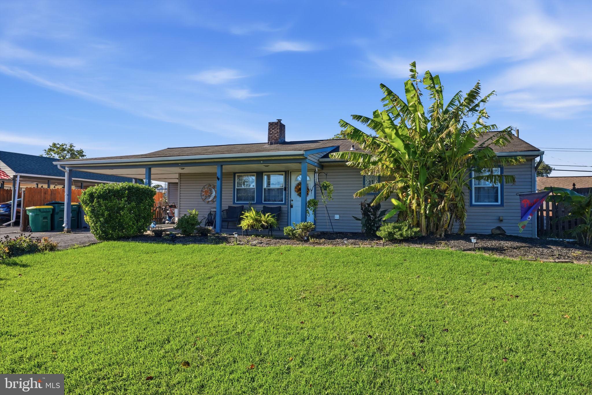 11 Fireside Ln, Levittown, PA 19055
