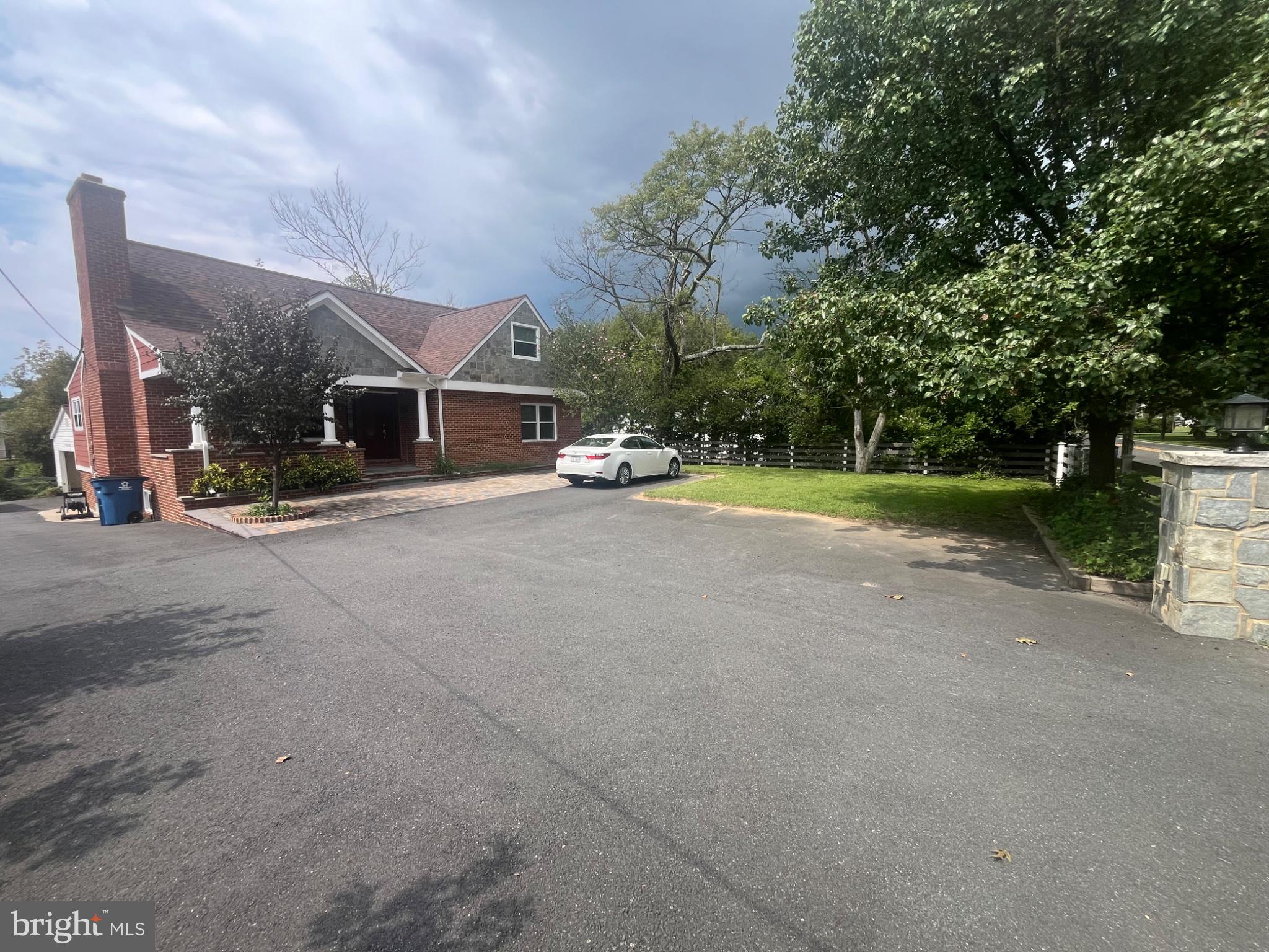 2836 Cedar Ln, Vienna, VA 22180