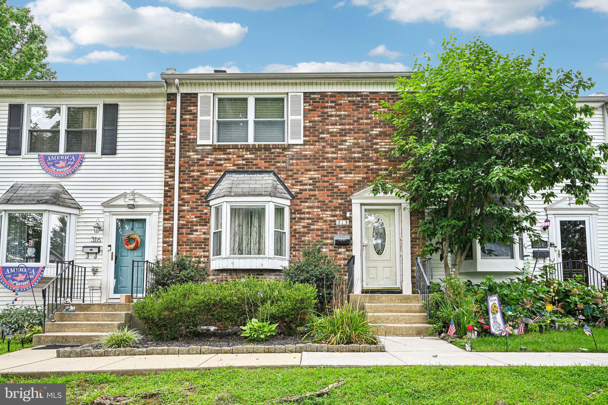 315 Dartmouth Ct, Bensalem, PA 19020