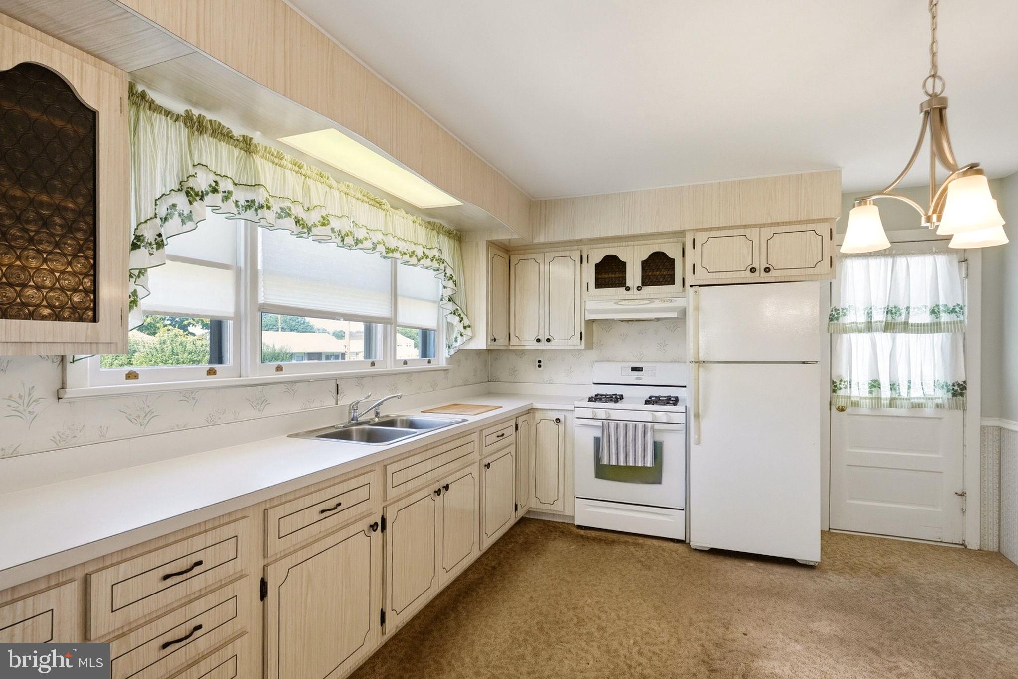 347 N Forklanding Rd, Maple Shade, NJ 08052 photo