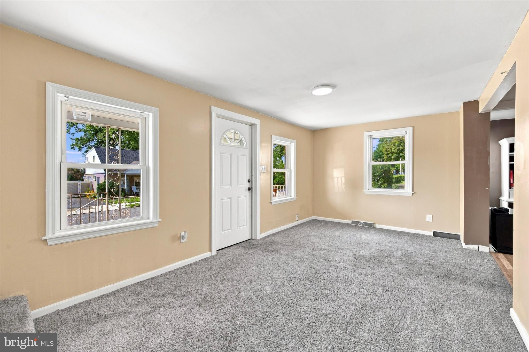 419 Gorsuch St, Folsom, PA 19033 photo
