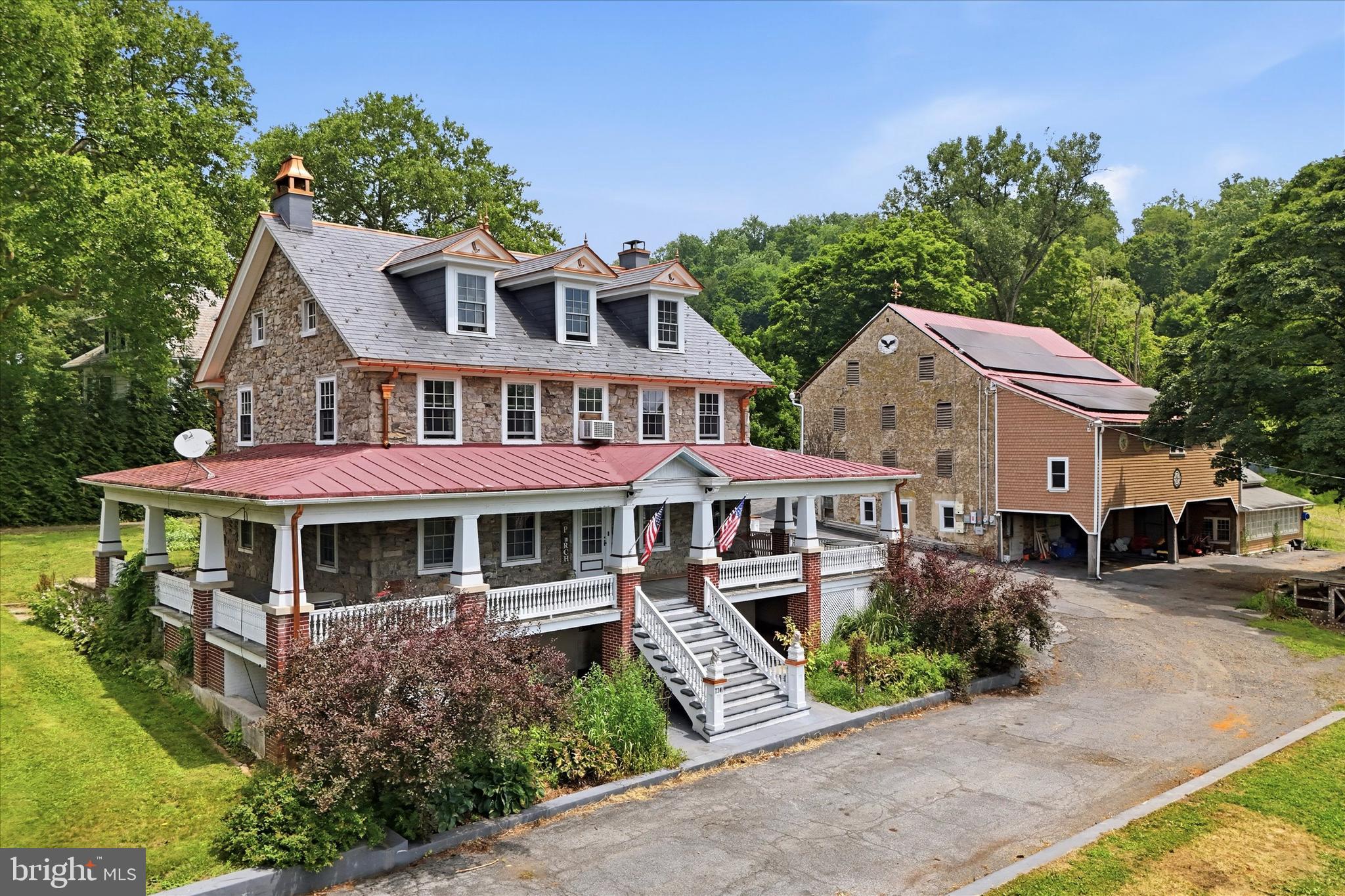 7701 Chestnut St, Zionsville, PA 18092