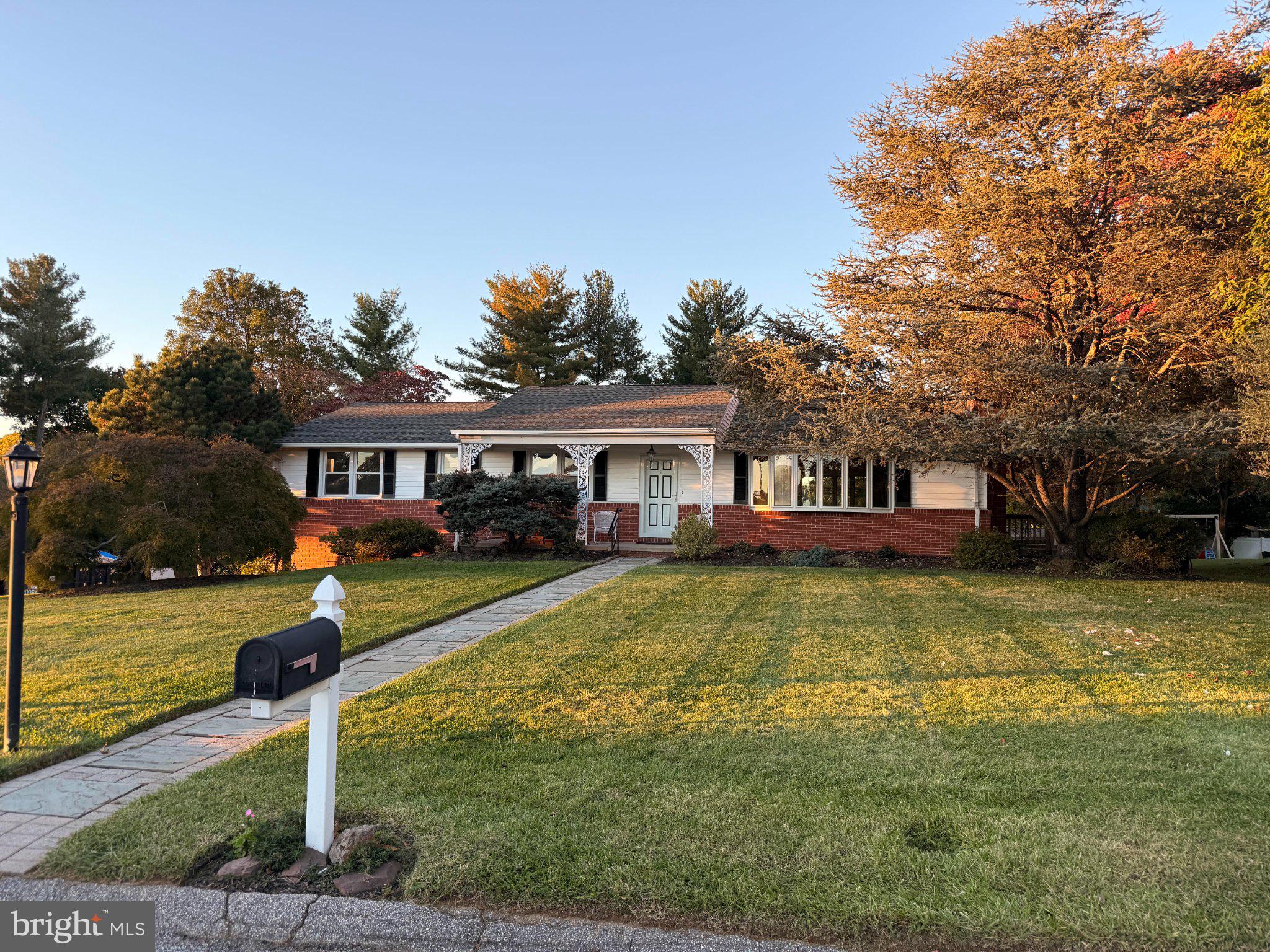 34 Sunnyview Dr, Phoenix, MD 21131