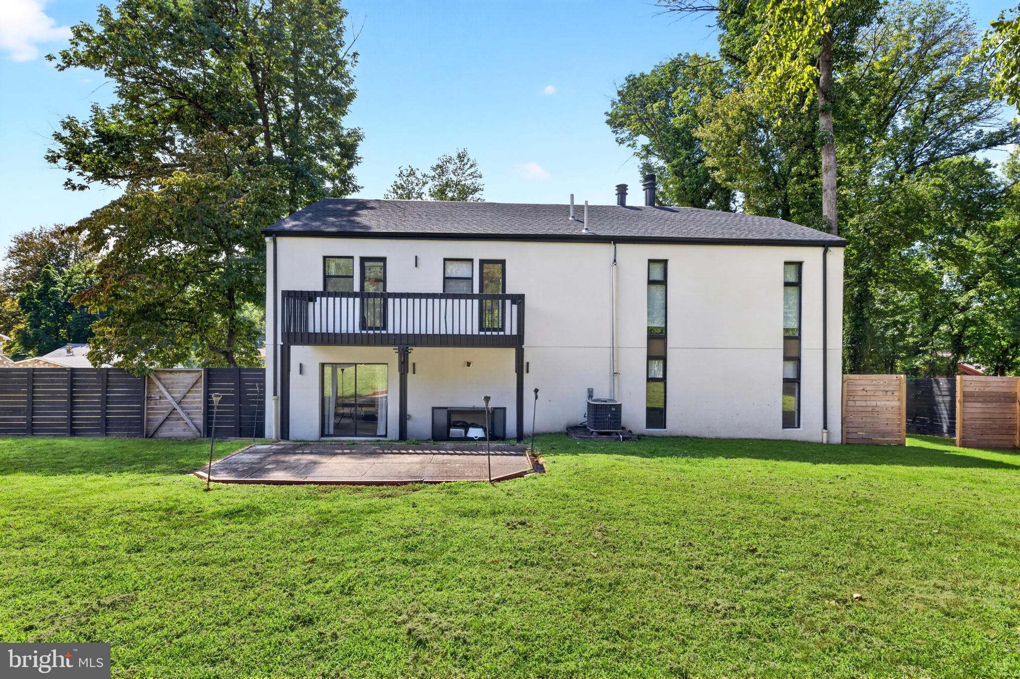 1001 W Allens Ln, Philadelphia, PA 19119 photo