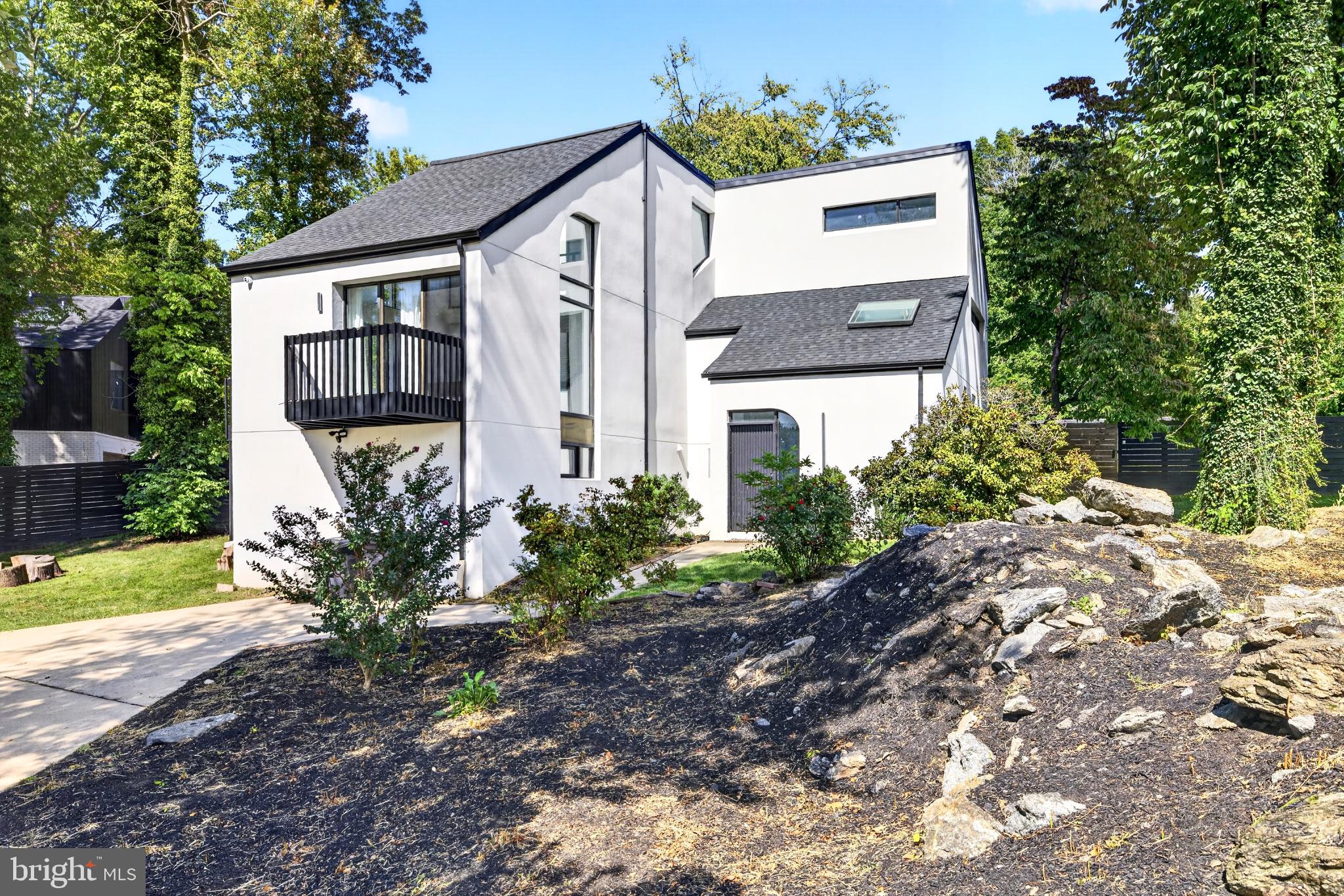 1001 Allens Ln, Philadelphia, PA 19119