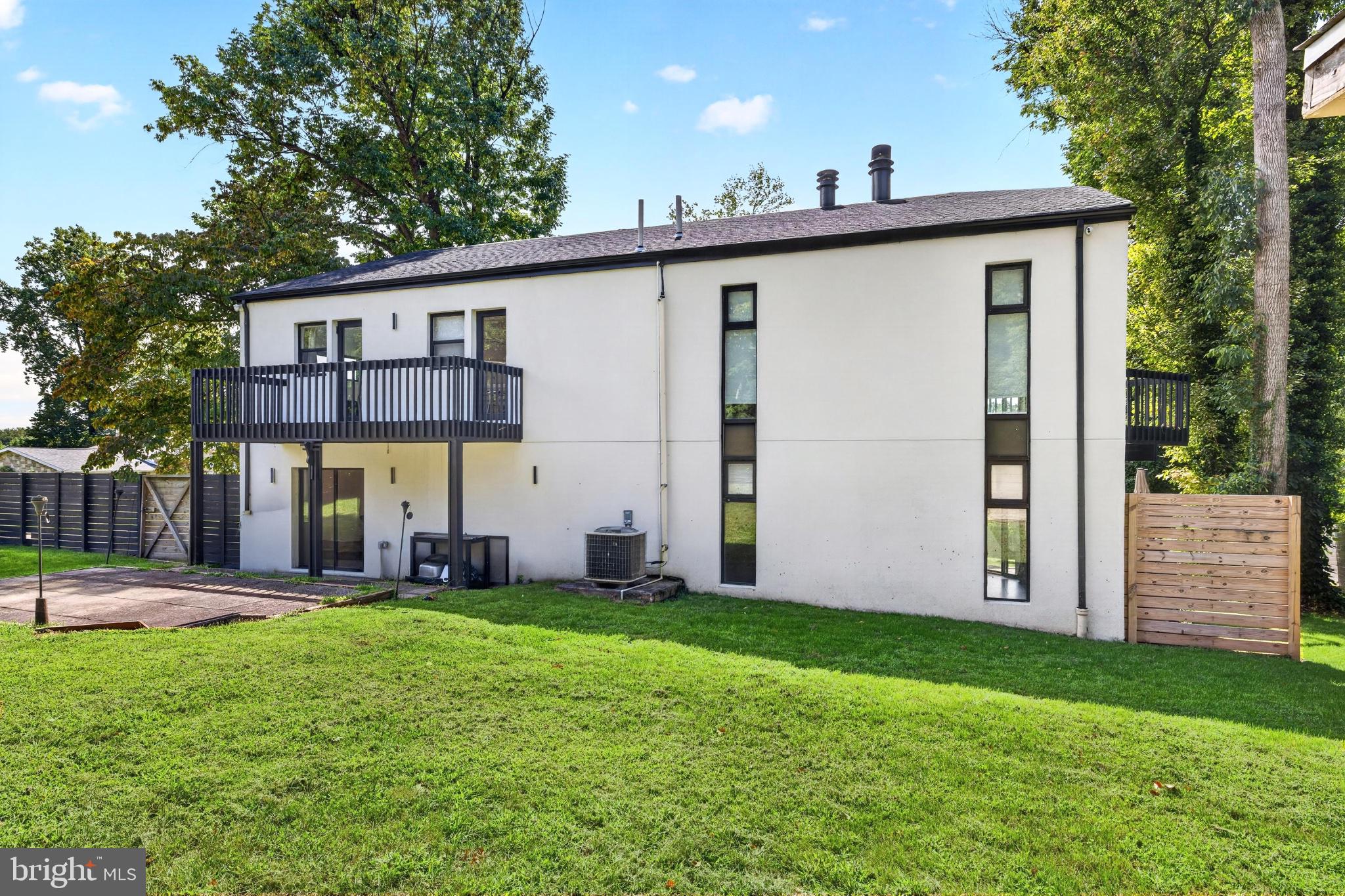 1001 W Allens Ln, Philadelphia, PA 19119 photo