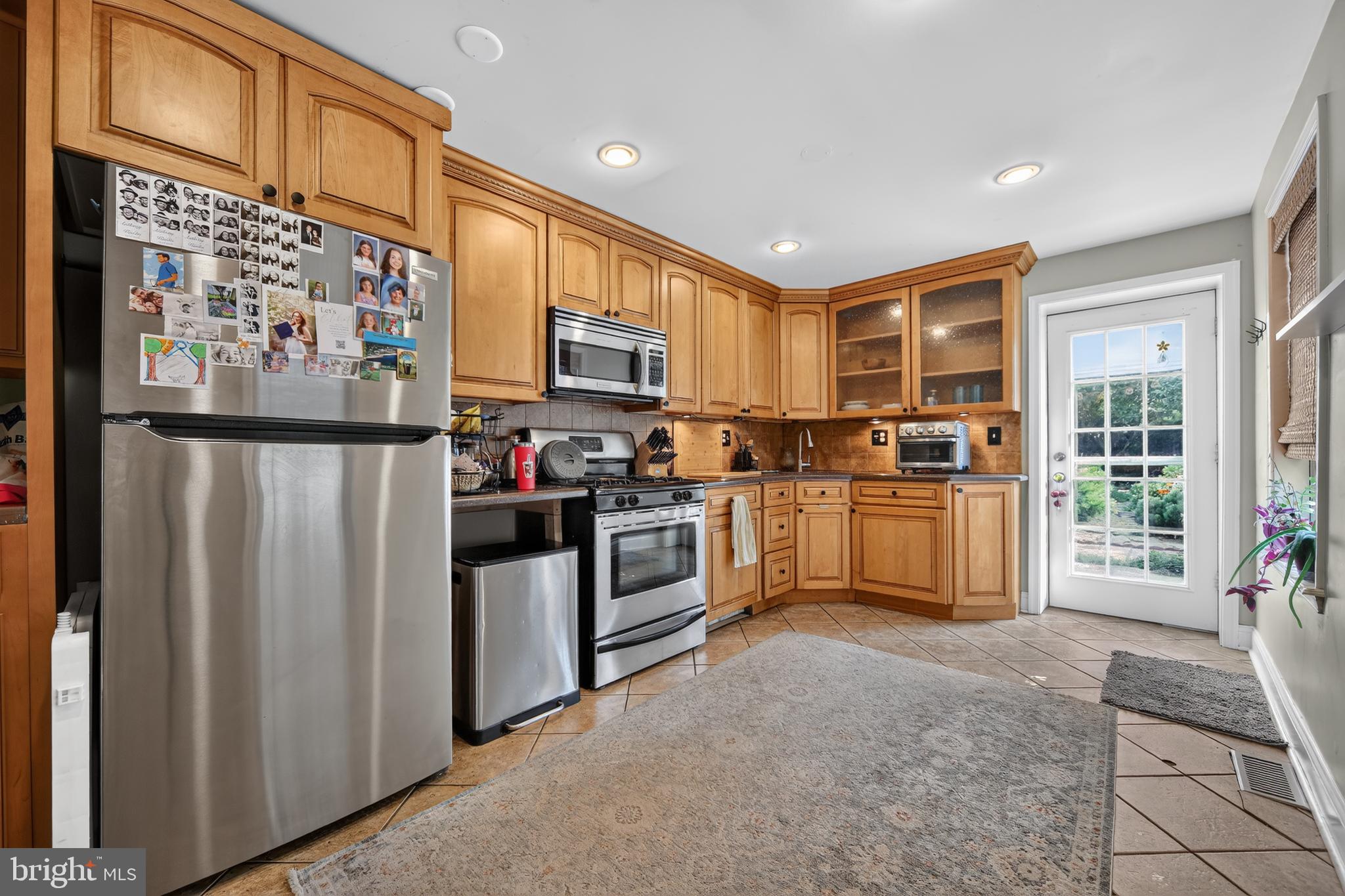 128 Tasker St, Philadelphia, PA 19148 photo